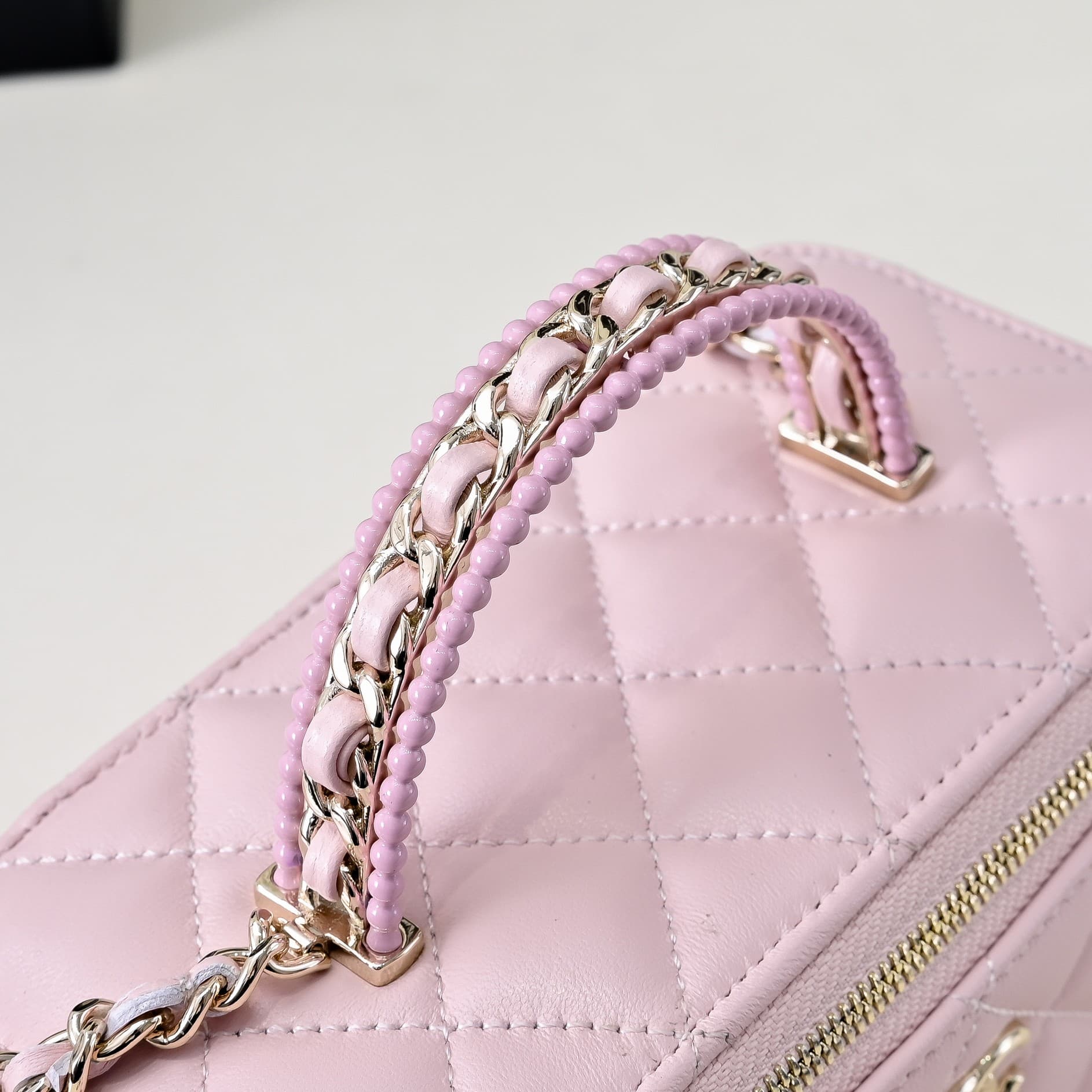 Chanel LONG VANITY WITH CHAIN Lambskin, Imitation Pearls & Gold-Tone Metal AP4452 Pink A