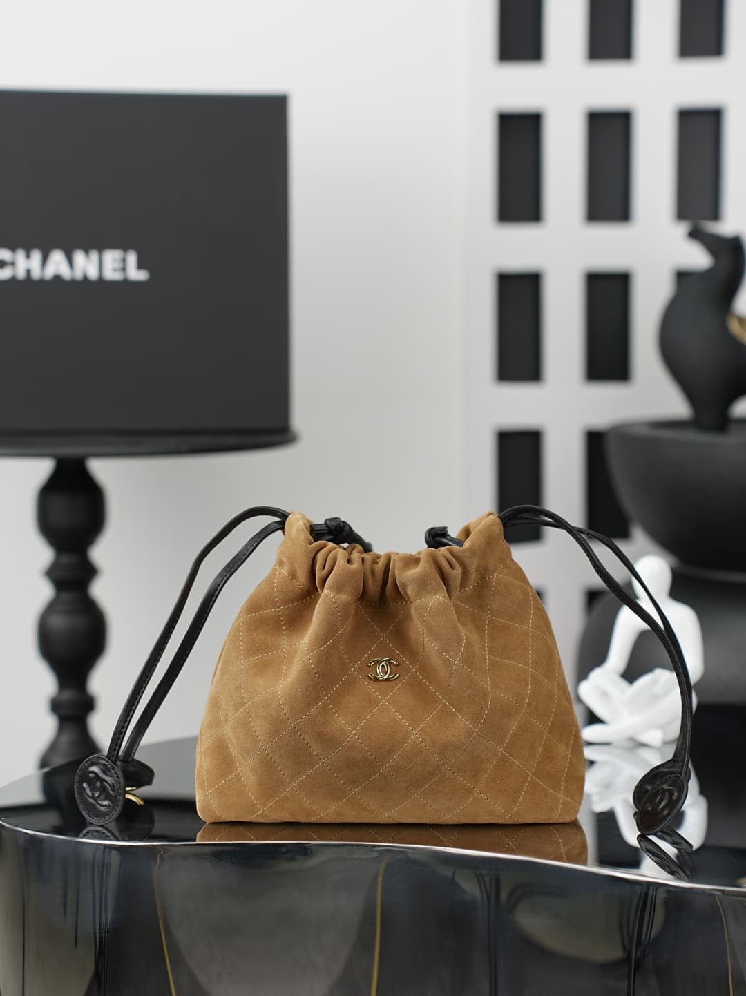 Chanel Clutch with Leather Strap Beige quilted suede & Gold-tone Metal AP5228 A