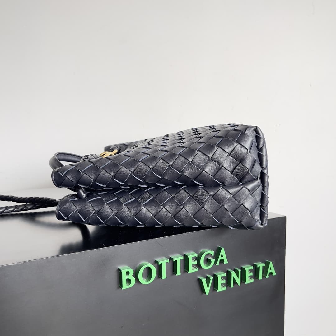 Medium Andiamo Top handle bag Black Top