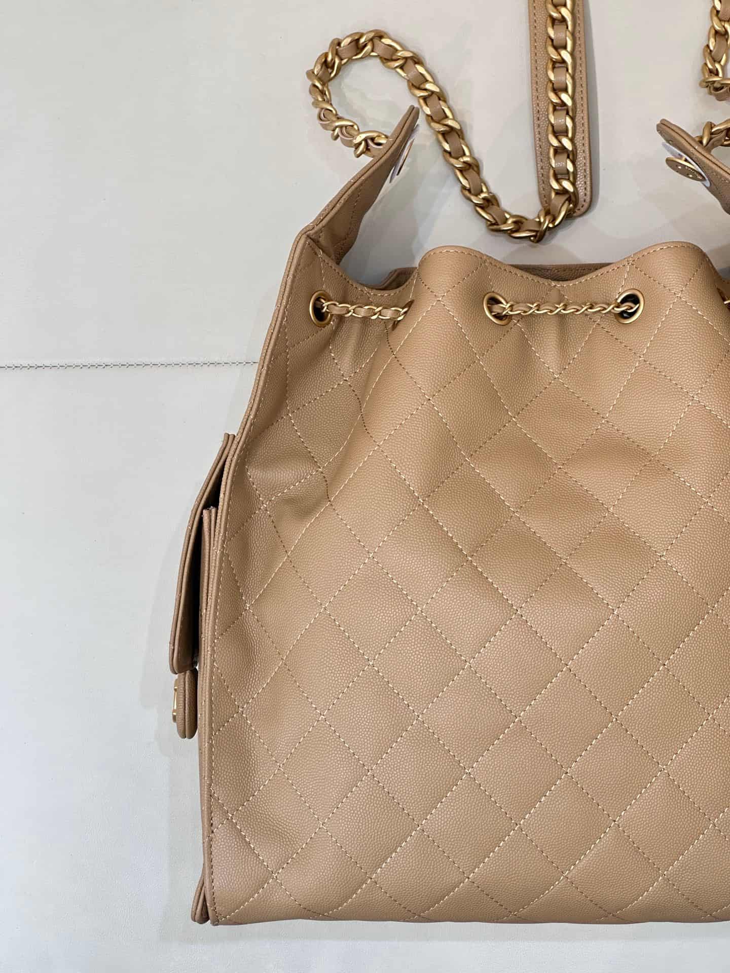 Chanel 25 Medium Hobo handbag AS5311 Grained Calfskin & Gold-tone Metal Camel TOP