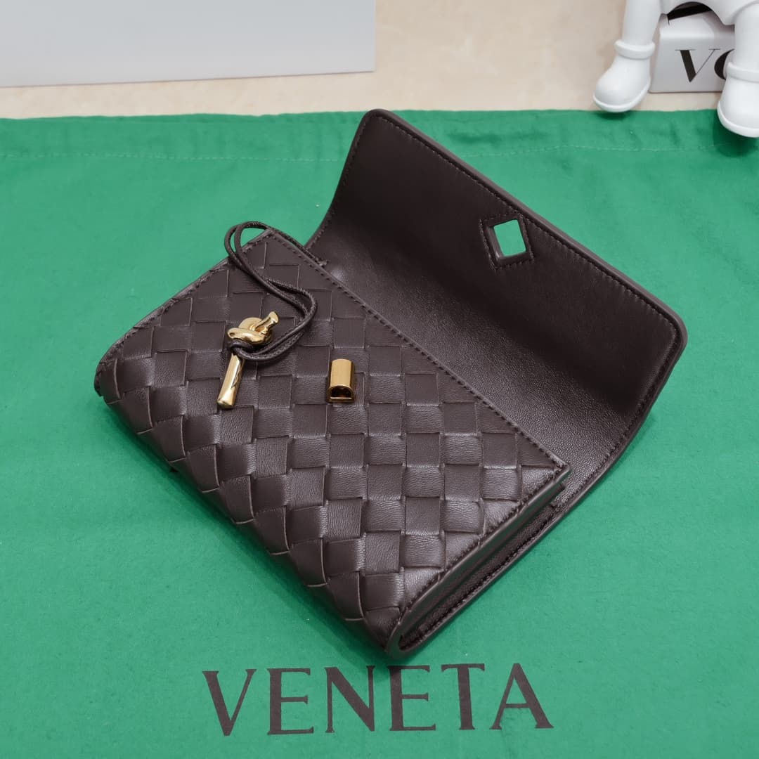 BV Andiamo Clutch Fondant High