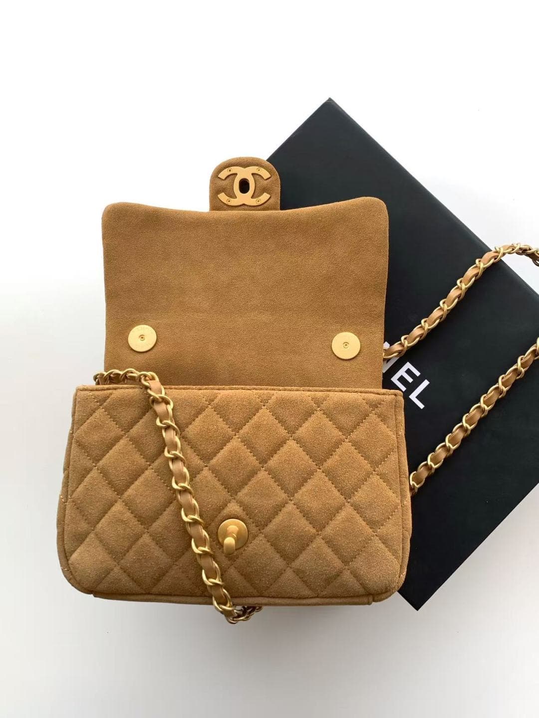 Chanel Classic Flap bag in Brown Suede & Gold-Tone Metal AS5989 A