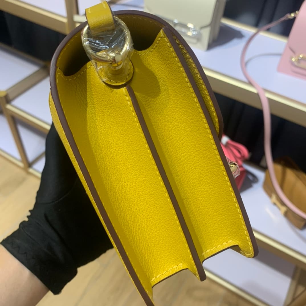 Hermes Roulis wallet in Jaune Ambre Calfskin Etoupe WAX Gold/Silver-Metal High