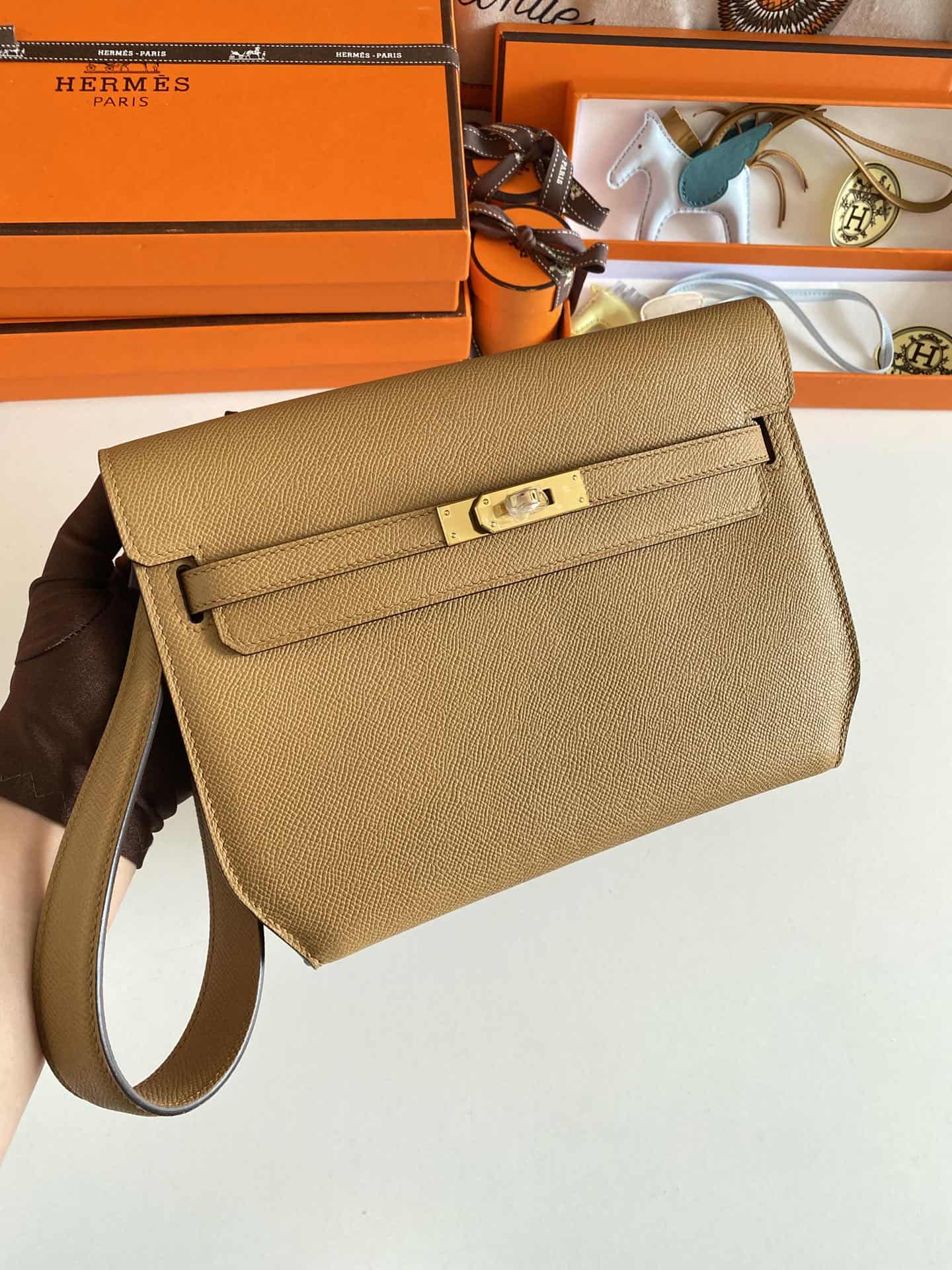 Hermes Kelly Depeches 25 Pouch Epsom Leather Sesame WAX High