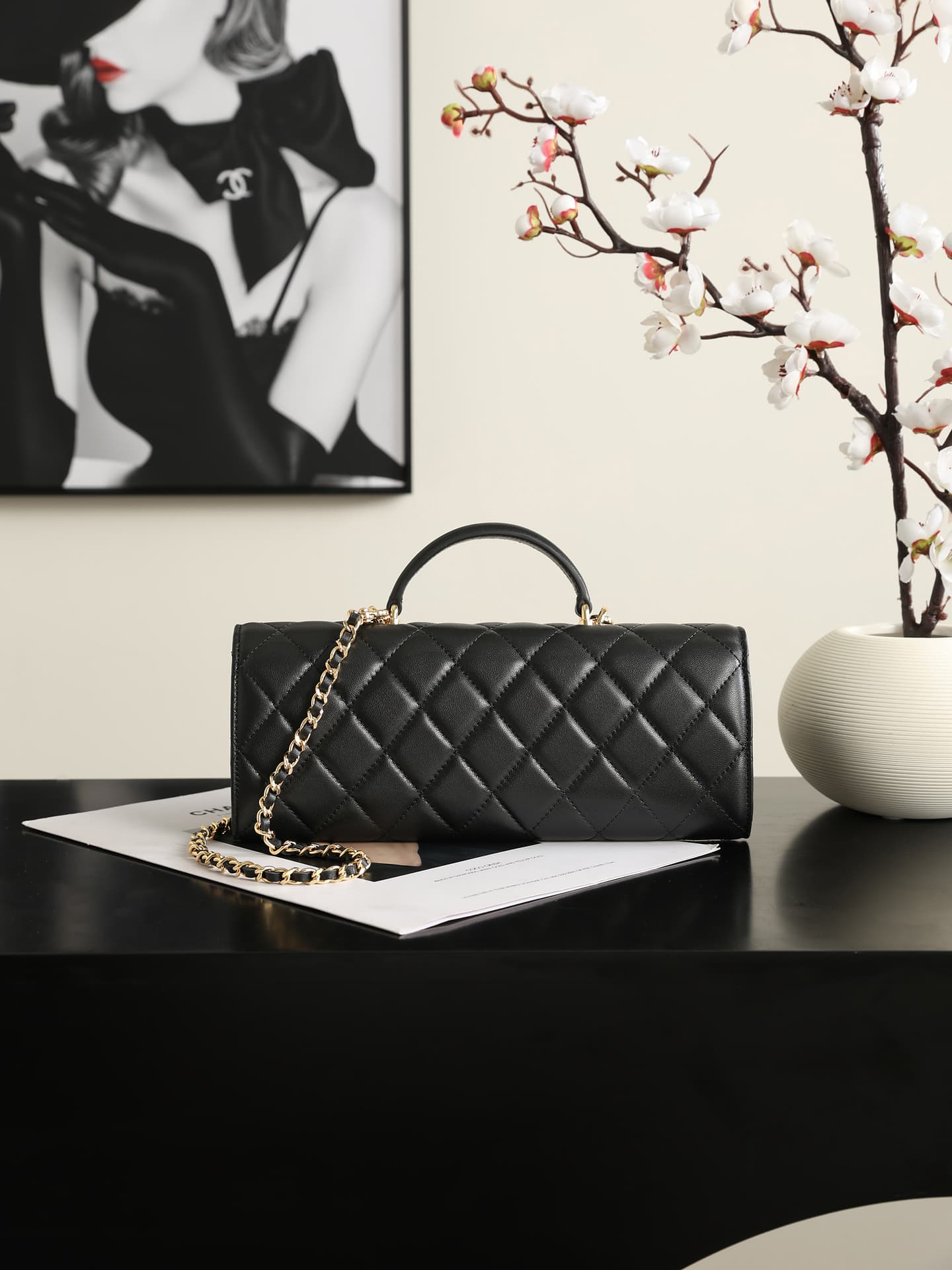 Chanel Clutch with chain Lambskin Calfskin & Gold-Tone Metal Black AP5280 A