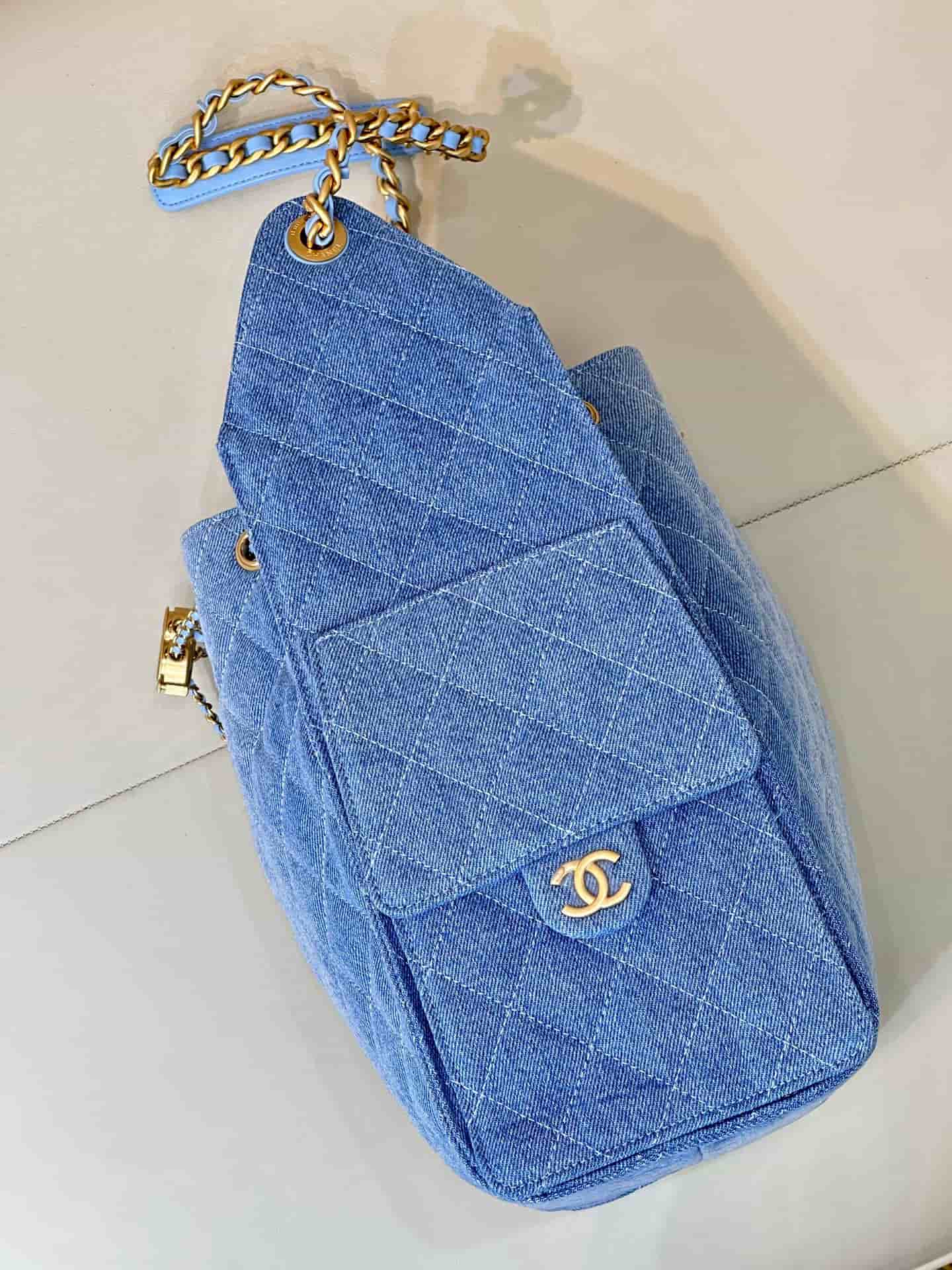 Chanel 25 Medium Hobo handbag AS5311 Denim &Gold-tone Metal Blue TOP
