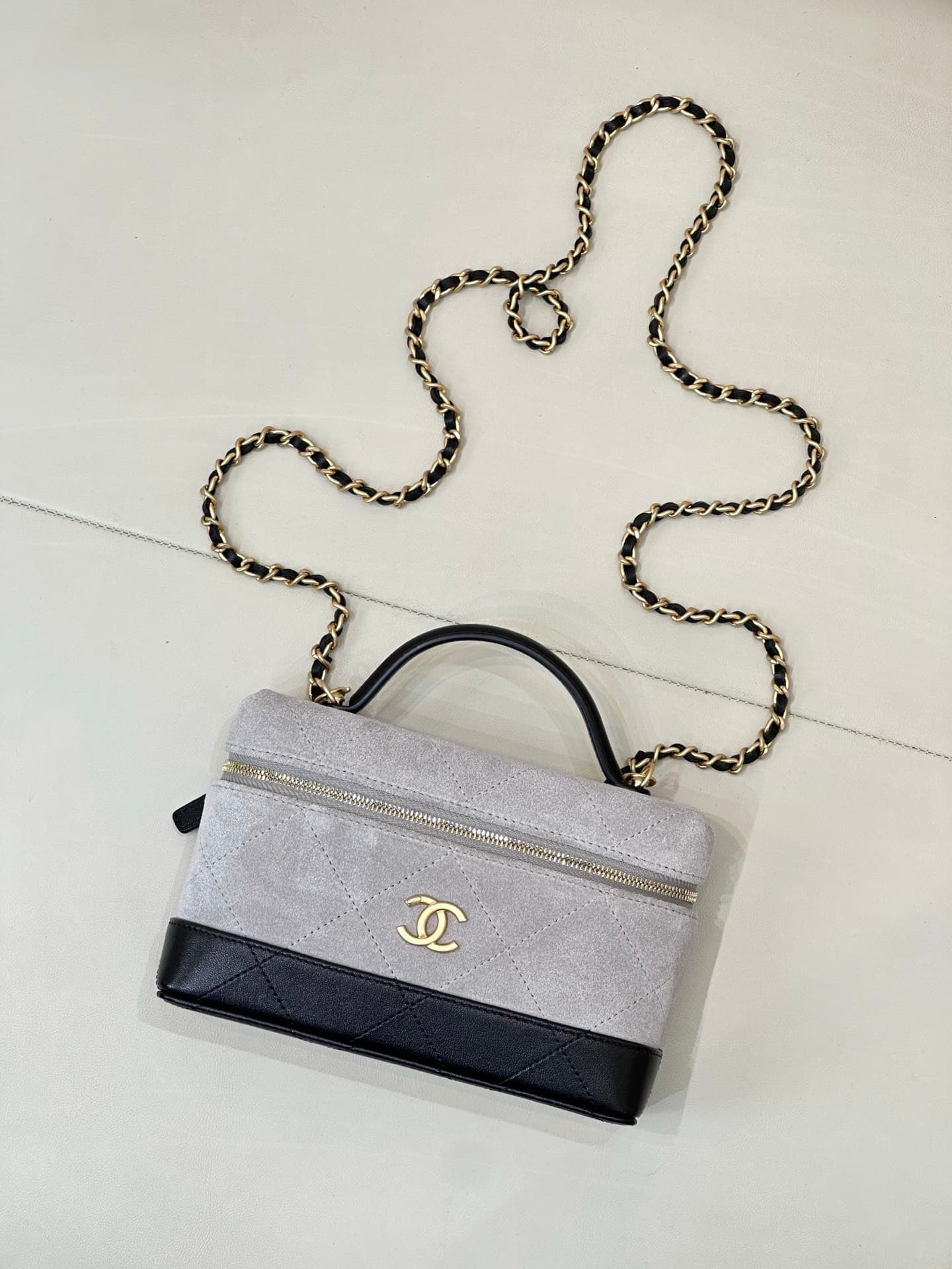 Chanel Vanity With Chain Suede Calfskin Shiny Lambskin & Gold-Tone Metal Gray & Black AP5186 TOP