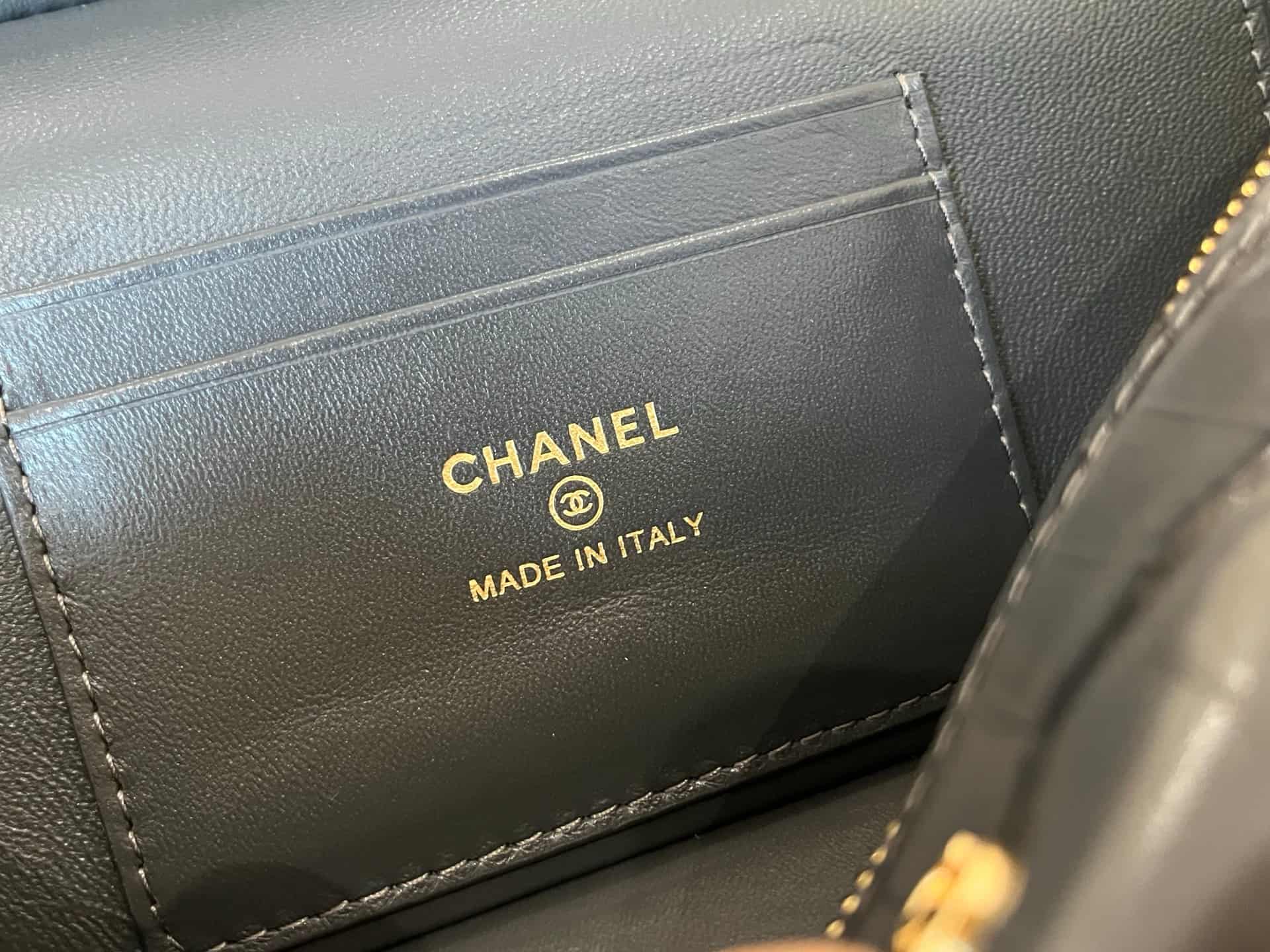 Chanel Vanity with Chain Crocodile-embossed leather& Gold-Tone Metal Black AP5438 A