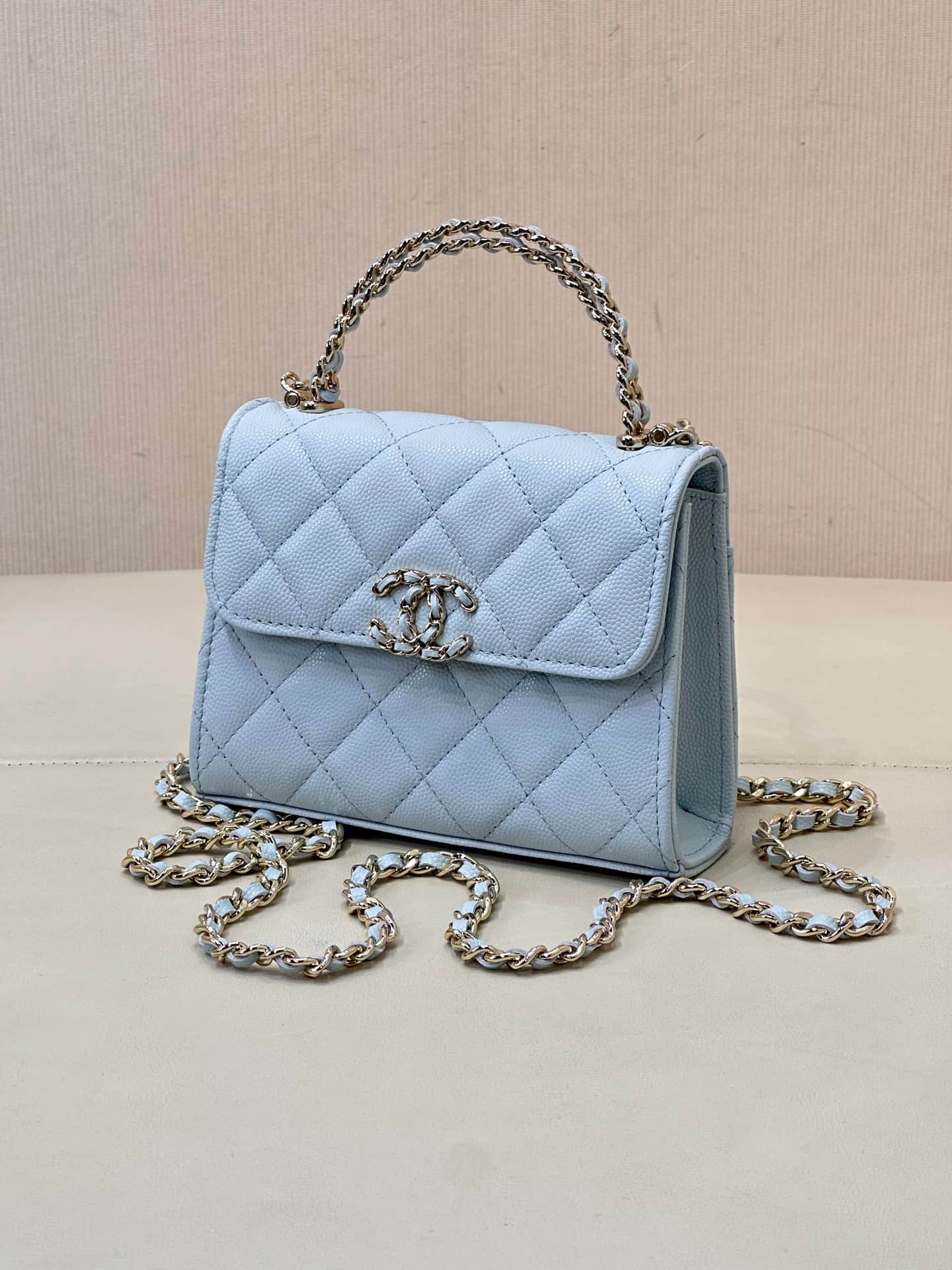 Chanel Clutch with chain Grained Calfskin&Gold-Tone Metal Blue AP3236 TOP