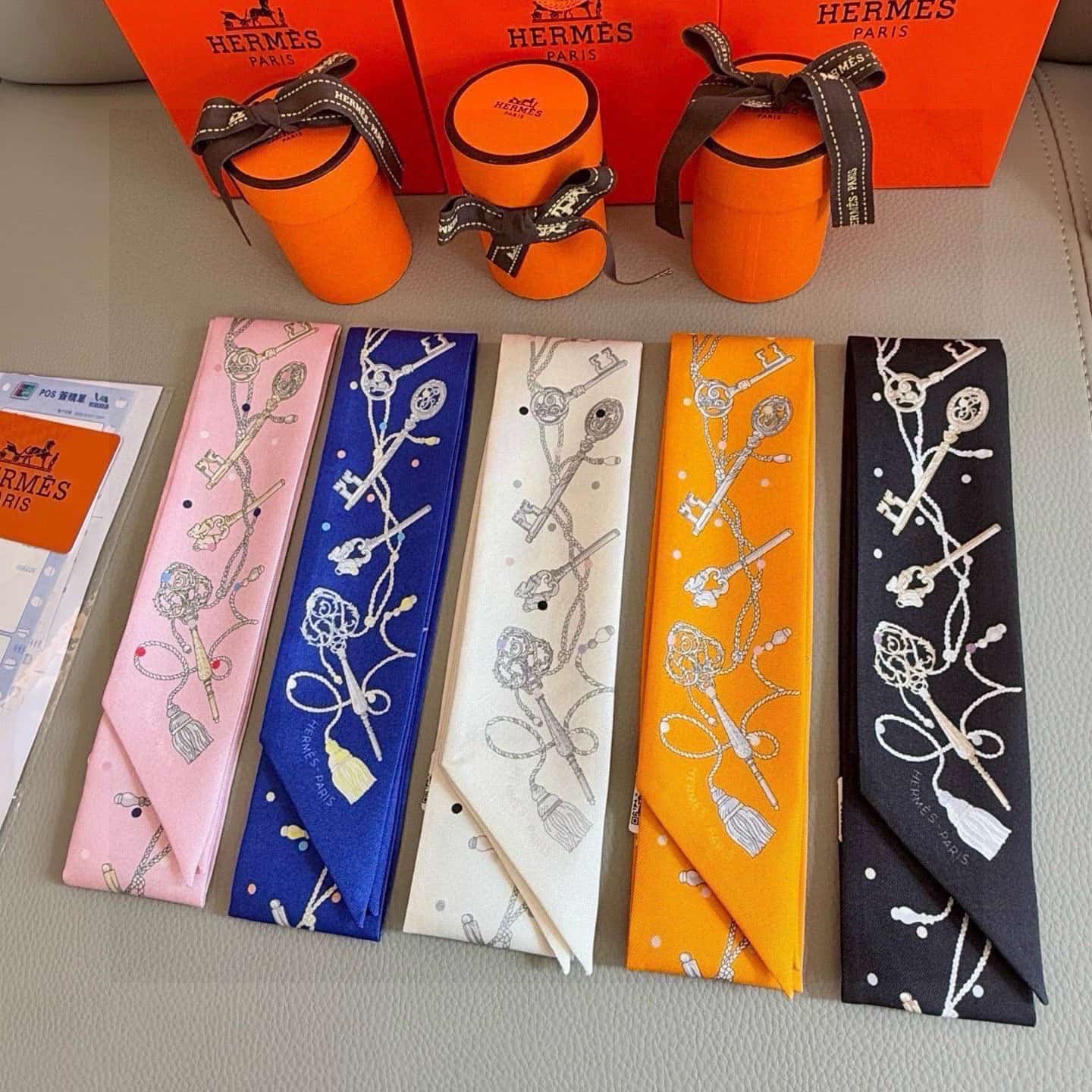 Hermes Les Cles A Pois Twilly silk scarf