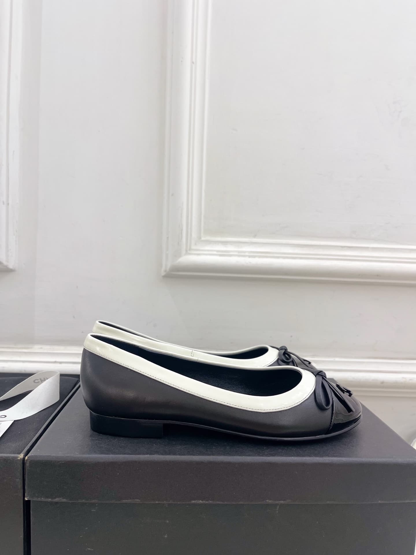 Chanel Lambskin Cap Toe CC Ballerina Flats Women