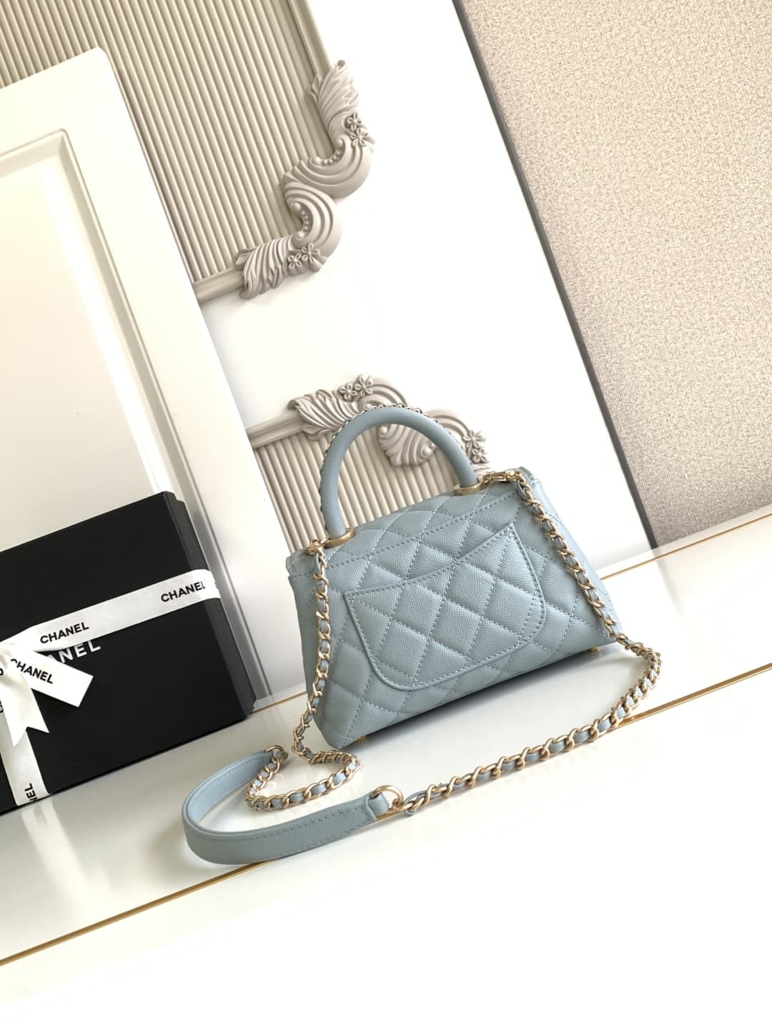 MINI FLAP BAG WITH TOP HANDLE AS2215 Grained Calfskin & Gold Metal Blue A