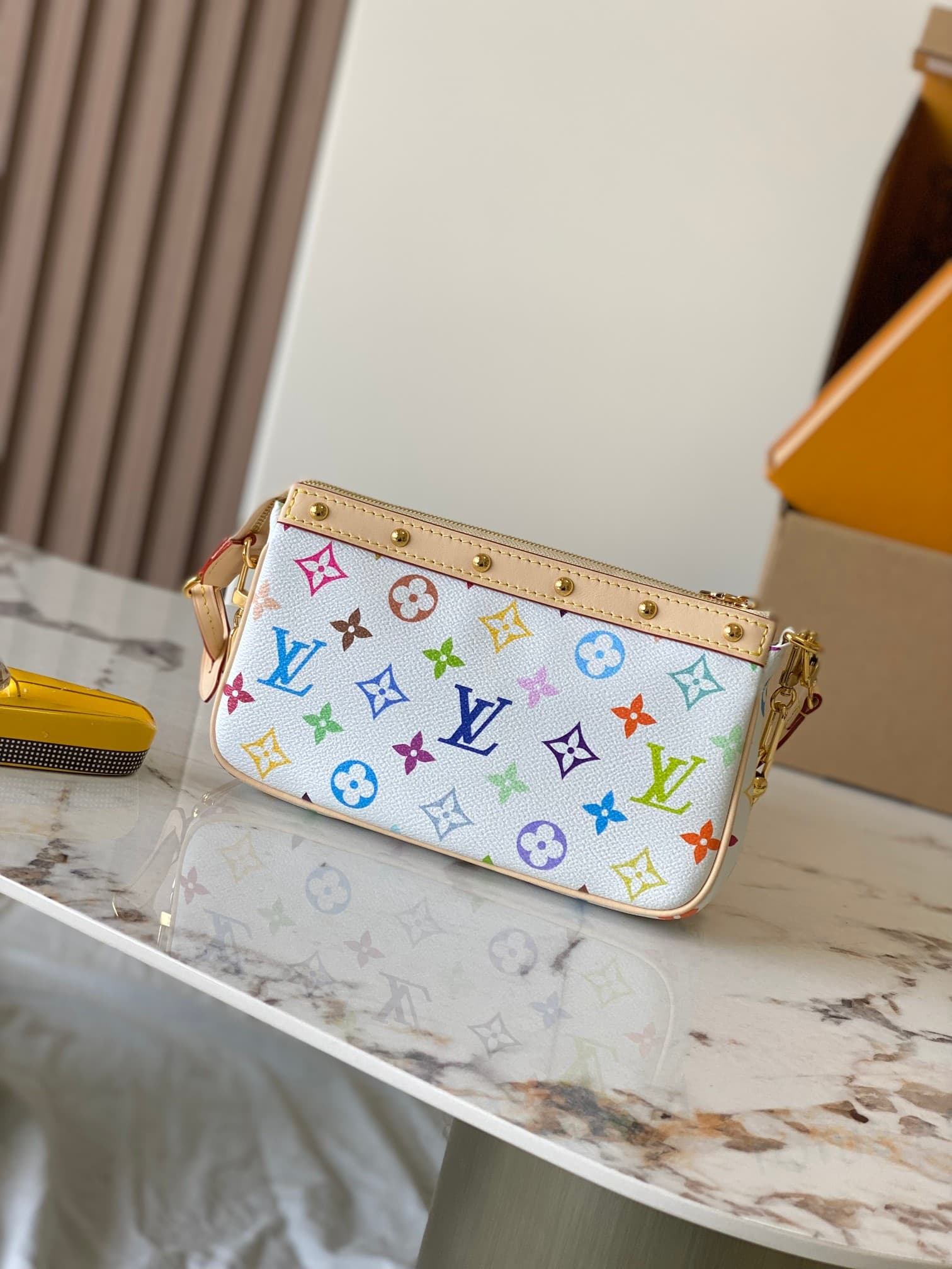 Louis Vuitton x Murakami Bolsa Pochette Accessoires Monogram coated canvas M13404 Top