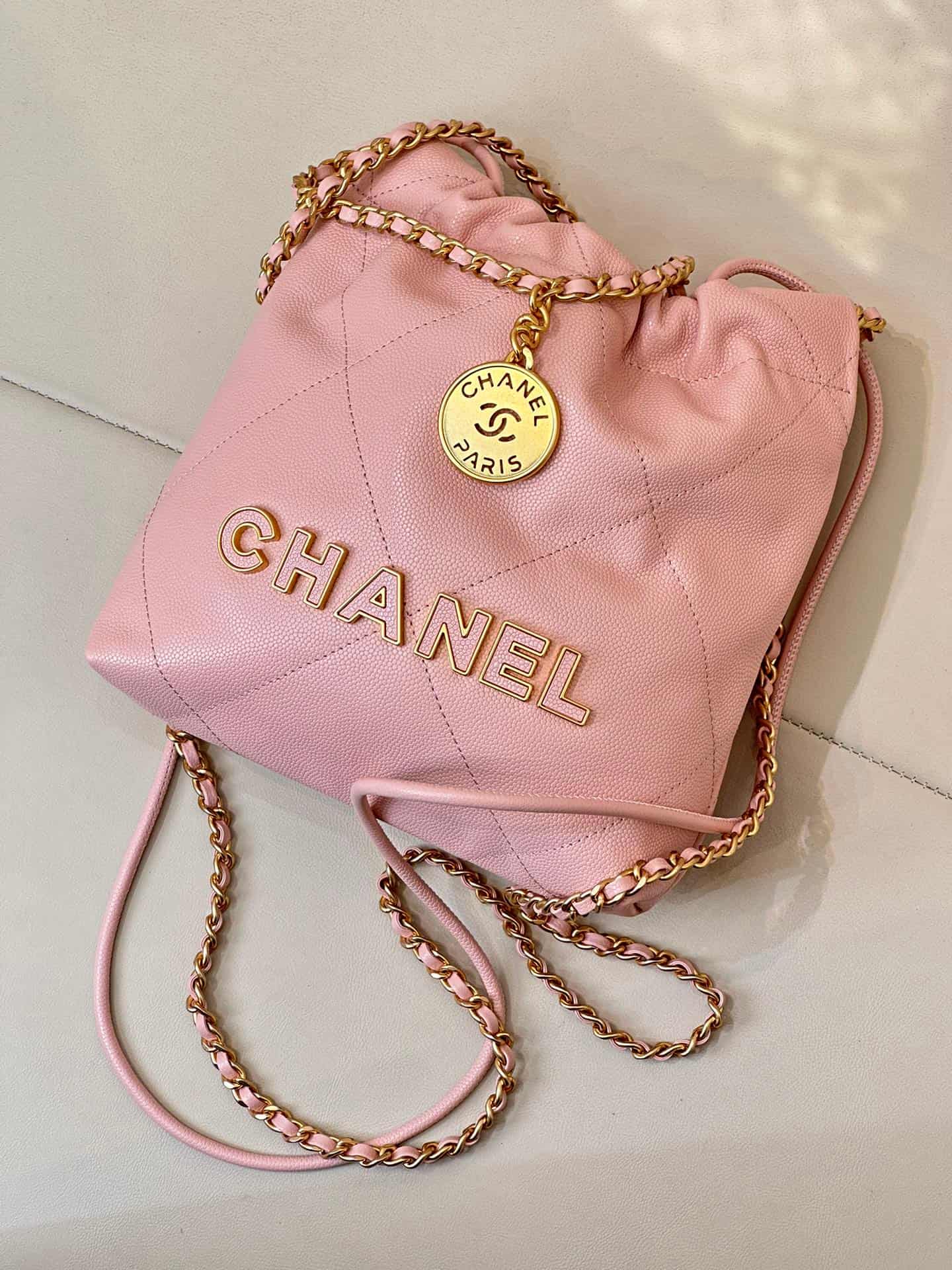 Chanel 22 MINI HANDBAG Shiny Calfskin Pink & Gold-Tone Metal AS3980 TOP