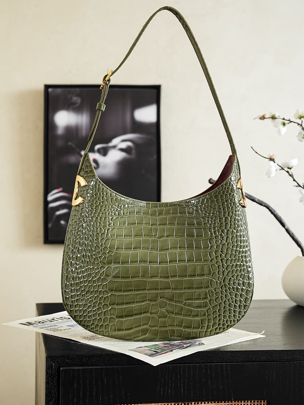 Chanel Hobo bag Prominent Crocodile-embossed & Gold-tone Metal A68012 A