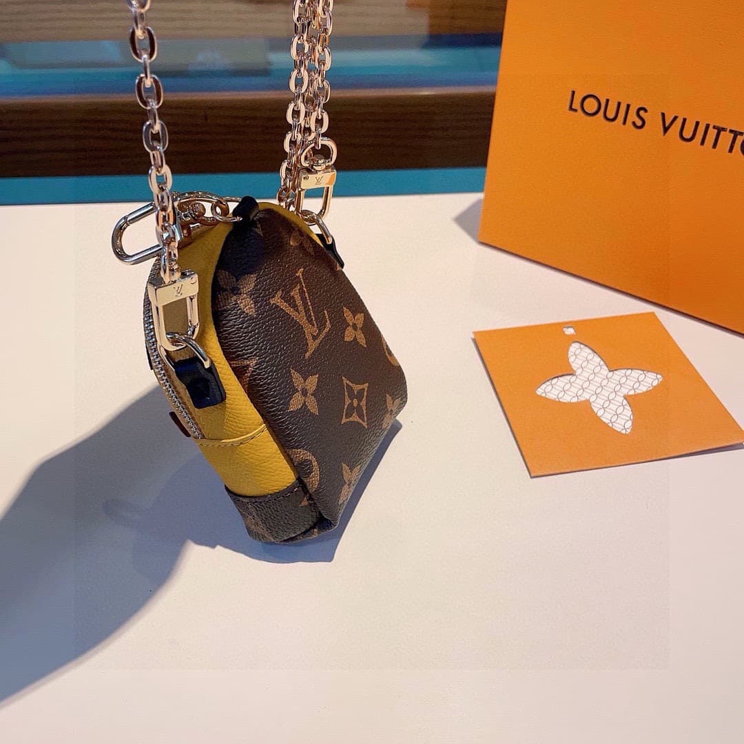Louis Vuitton-themed Minion coin purse