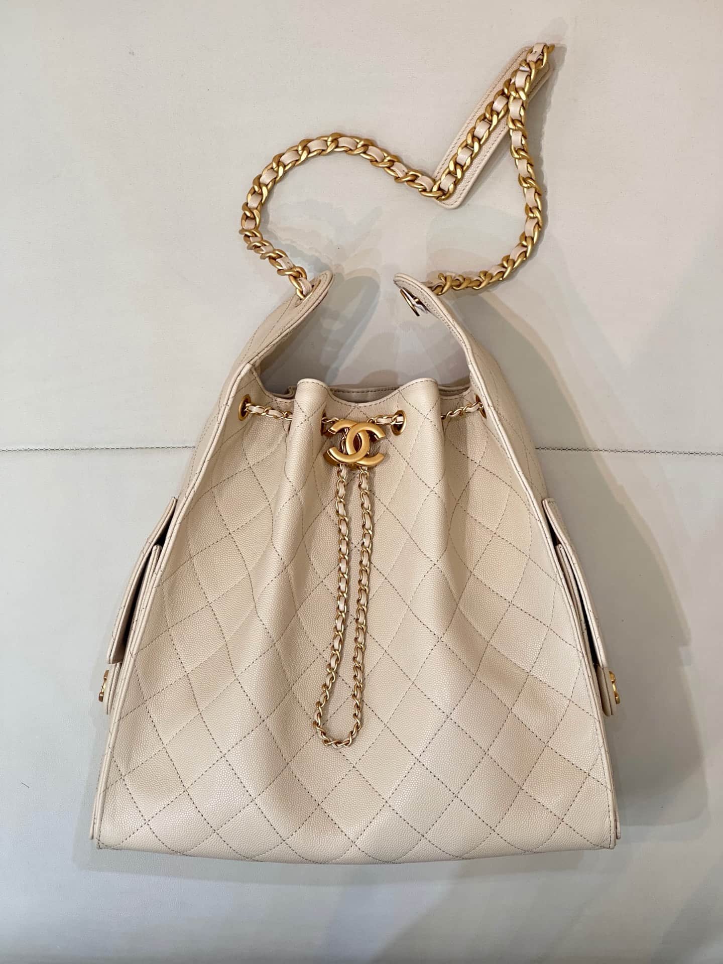Chanel 25 Medium Hobo handbag AS5311 Grained Calfskin & Gold-tone Metal Cream TOP