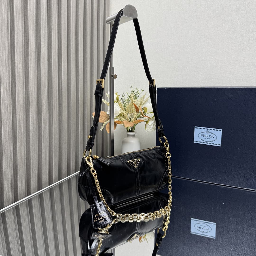 Prada Re-Edition 2002 medium leather shoulder bag 1BC221 High