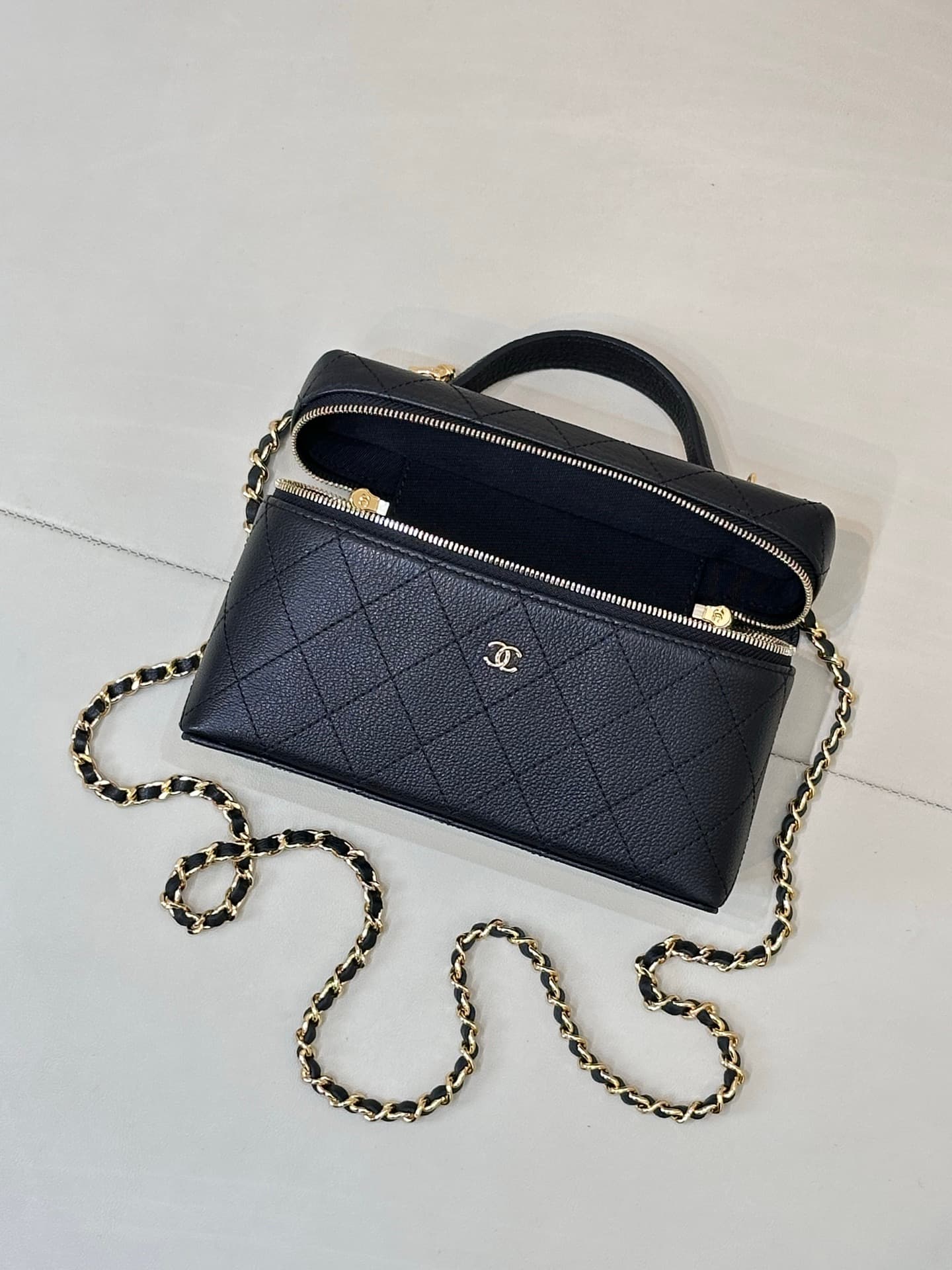 Chanel Vanity with Chain Grained Shiny Calfskin & Gold-Tone Metal Black AP5100 TOP