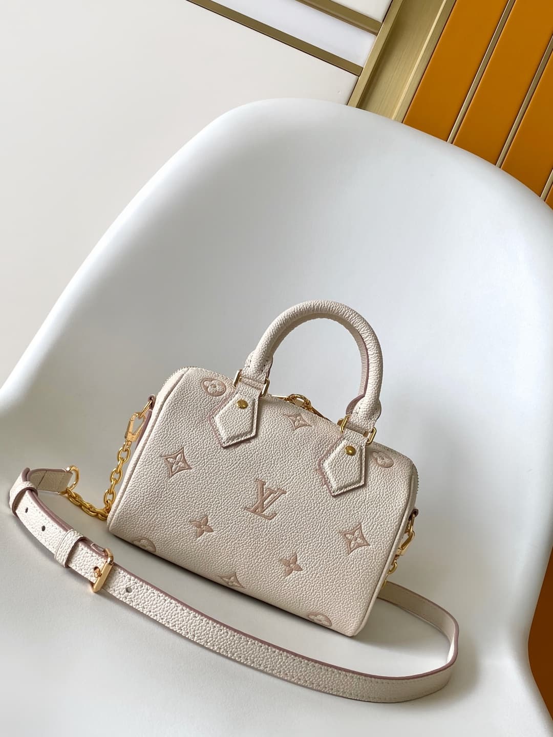 Louis Vuitton Speedy Bandoulière 20 Bag Debossed grained cowhide leather M14291 Eden High