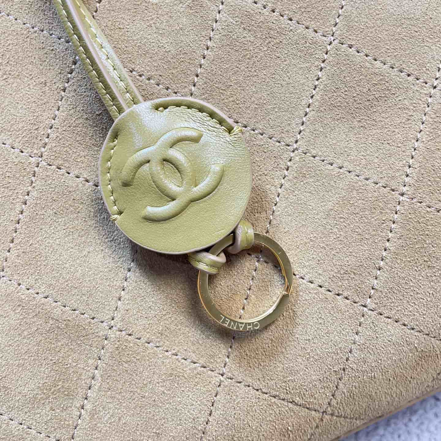 Chanel Maxi bowling bag Suede calfskin & Gold-Tone Metal Yellow AS6211 A