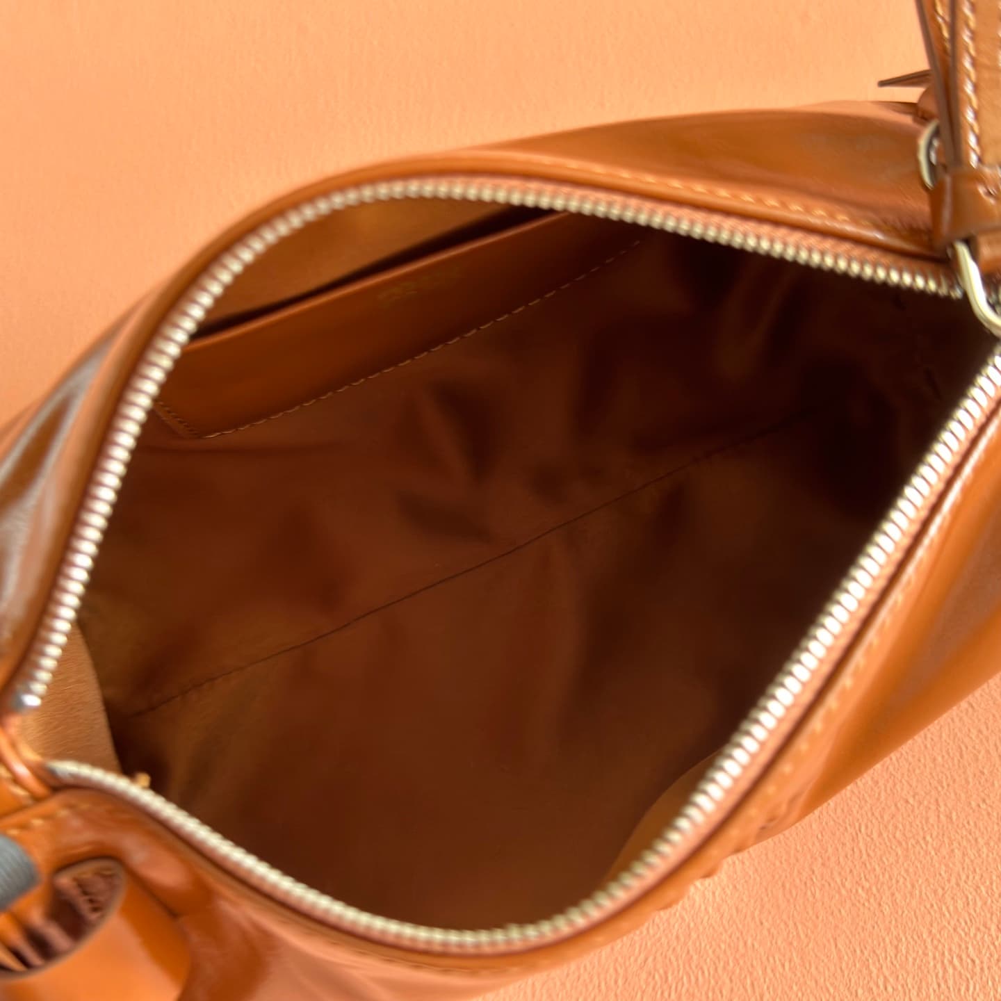 Miu Miu Shiny Calfskin leather pouch Palisander 5NE029