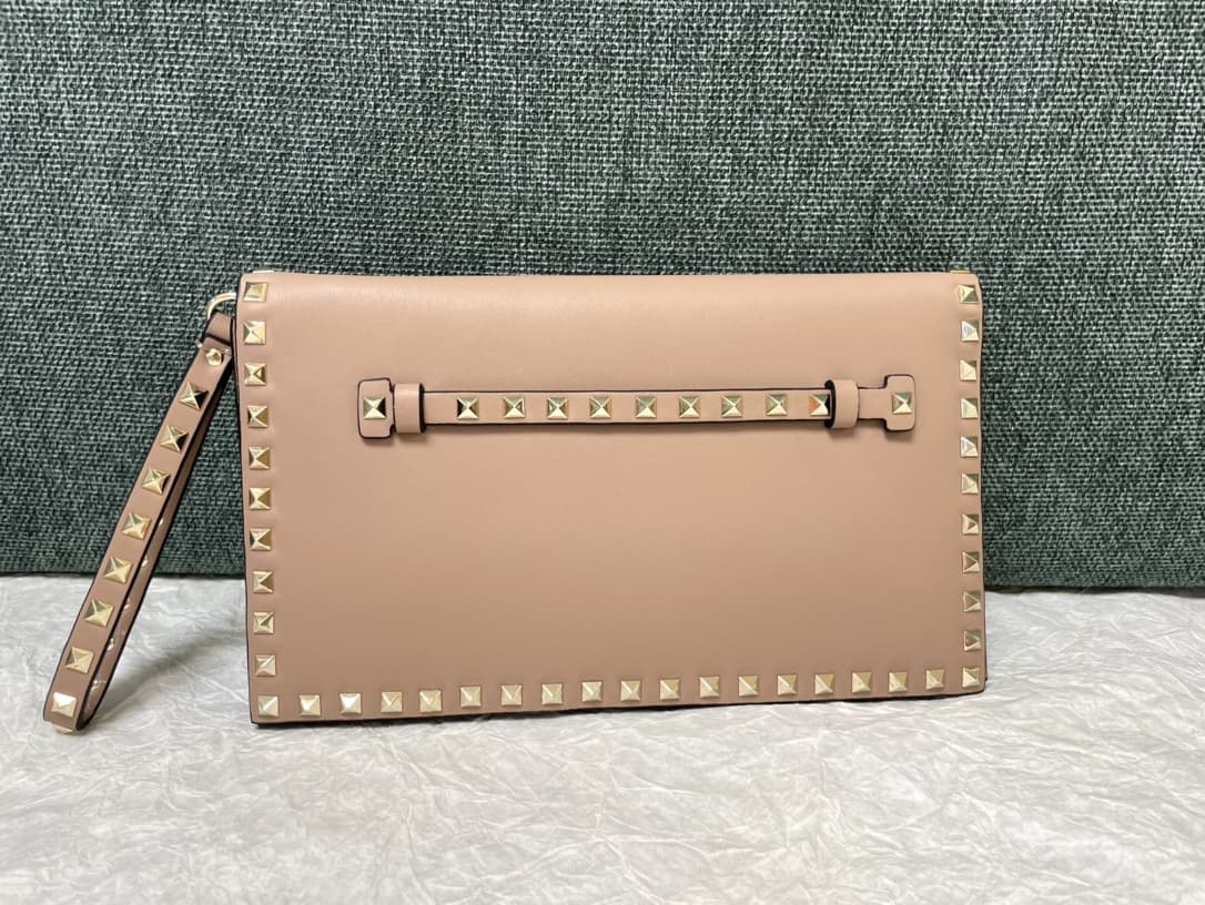 Valentino Medium Clutch In Pink Calfskin High