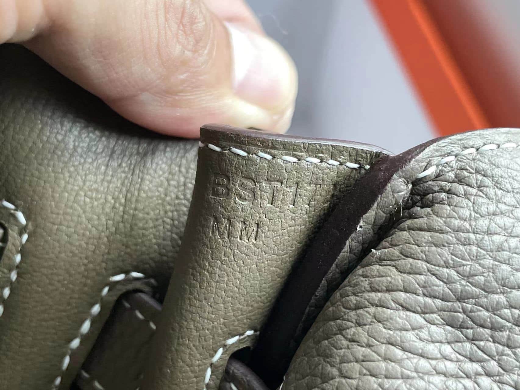 Hermes Kelly Messenger 25cm Taurillon Clemence Leather In Etoupe WAX