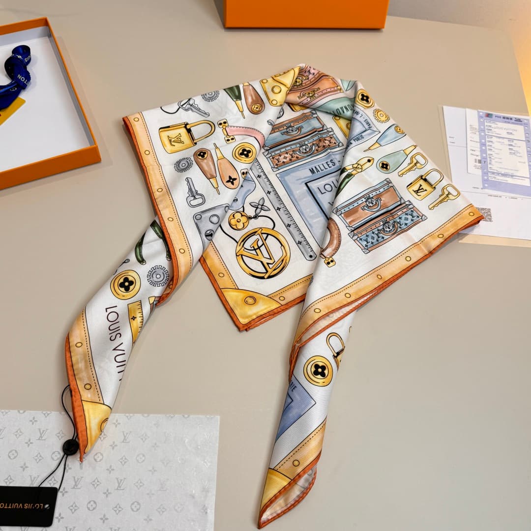 Louis Vuitton Paris En Beaute Square 90