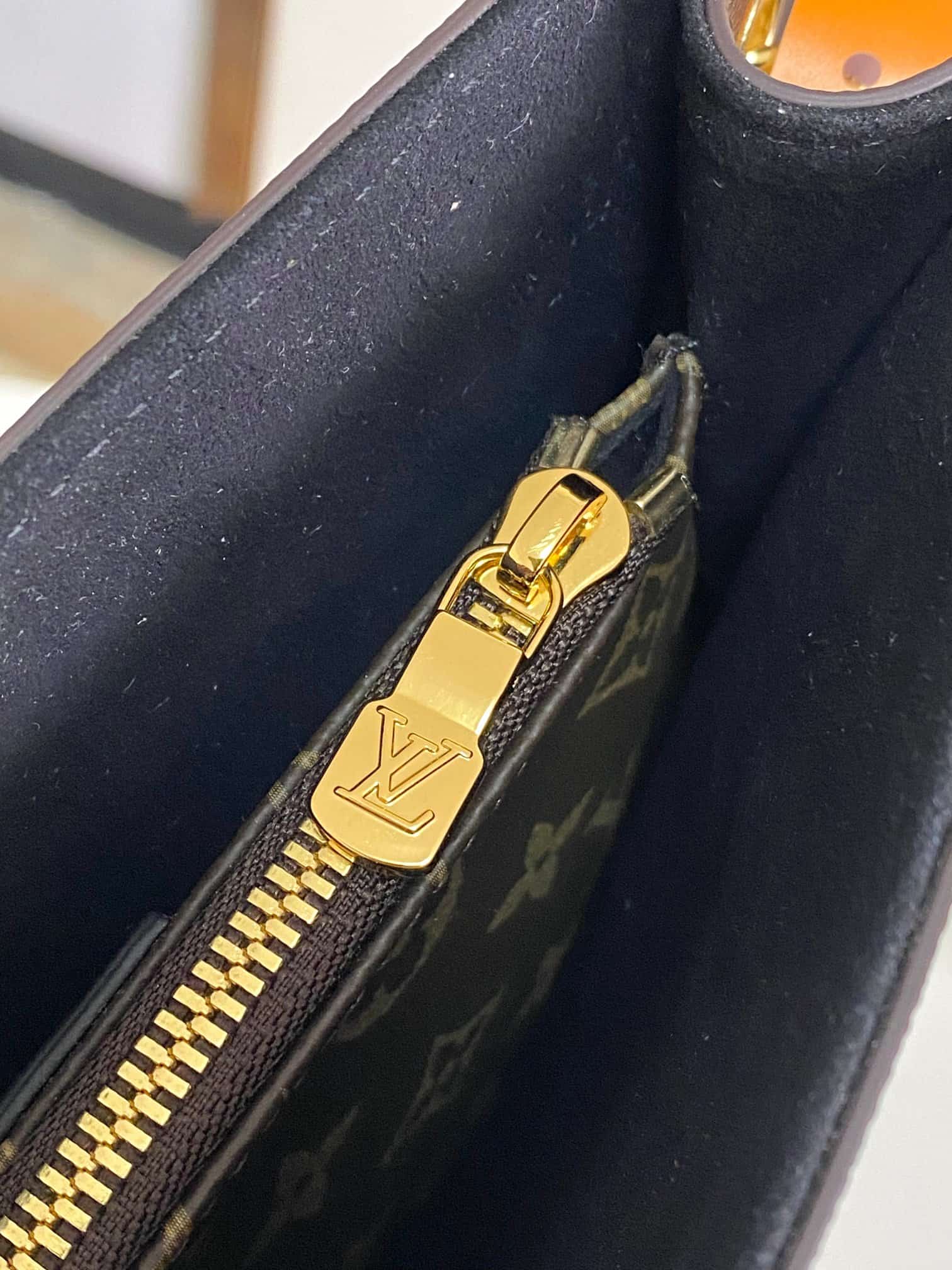Louis Vuitton Nova PM Calfskin leather M13140 High