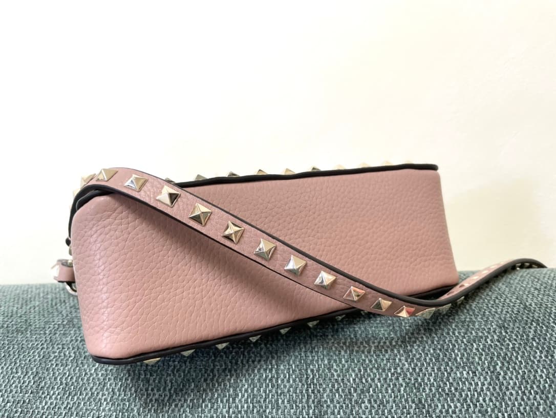 Valentino Garavani Mini Rockstud crossbody bag in powder pink Grained Calfskin High