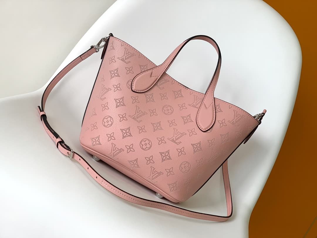 Louis Vuitton Blossom PM Rose Jasmin Mahina perforated calfskin leather M23196 High