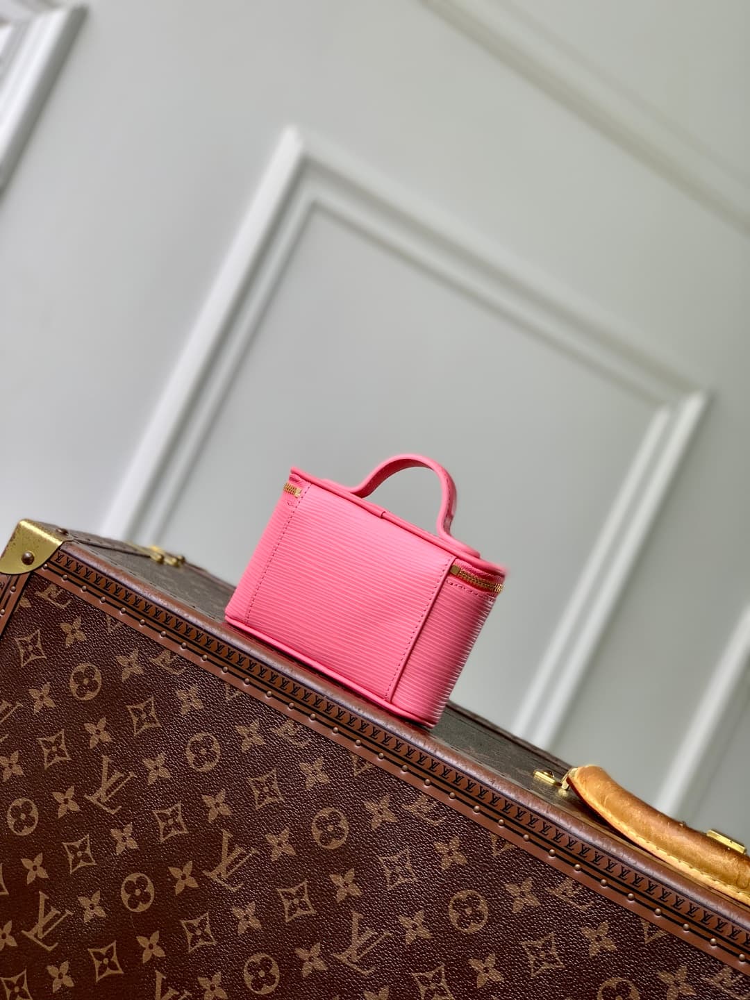 Louis Vuitton Nice Beauty cosmetic bag Epi leather M25690 pink high