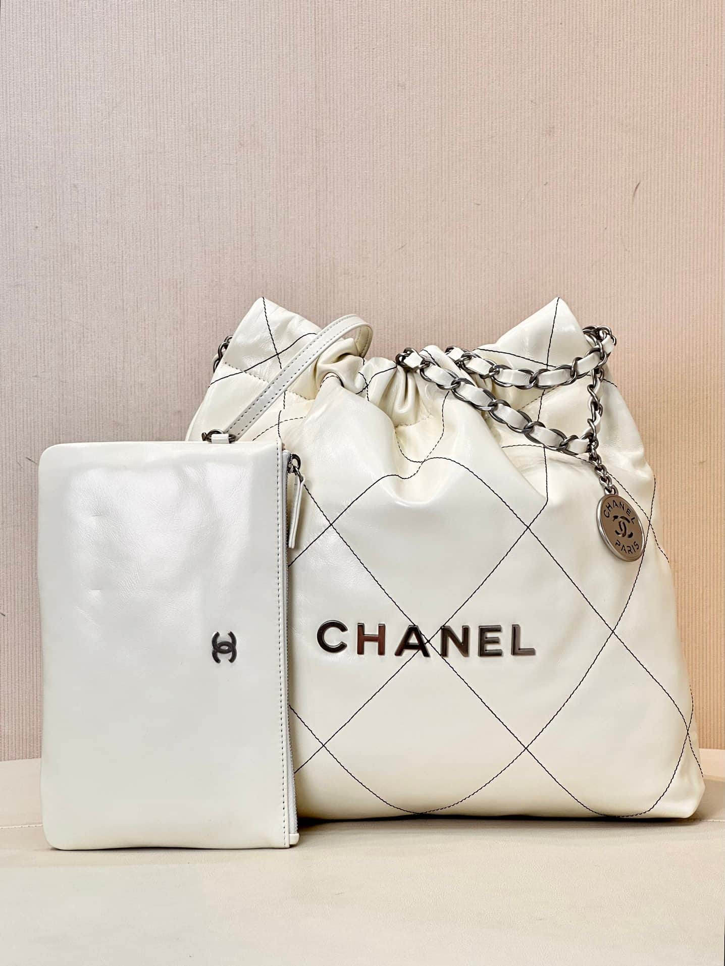 Chanel 22 Small handbag Shiny calfskin & silver-tone metal AS3260 White TOP