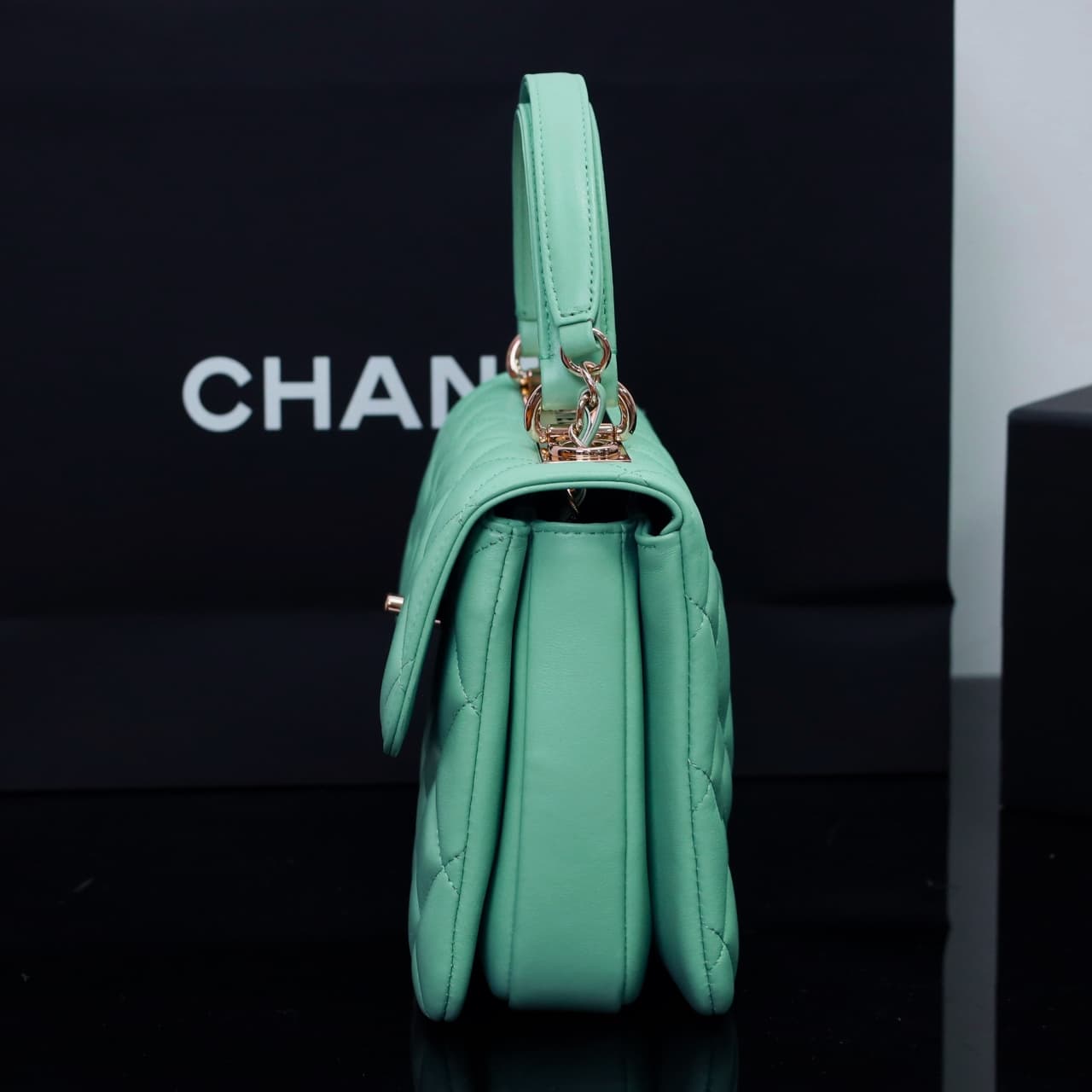 SMALL FLAP BAG WITH TOP HANDLE Lambskin Gold Metal Green A
