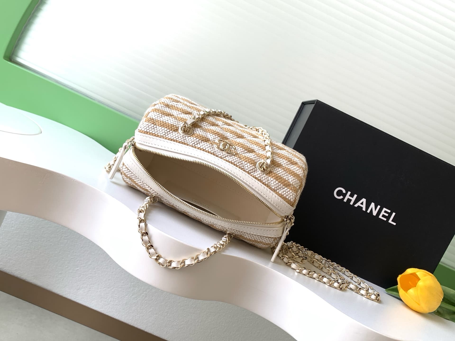Chanel Clutch with Chain Printed Fabric & Gold-Tone Metal Beige & Light Beige AP4986 A