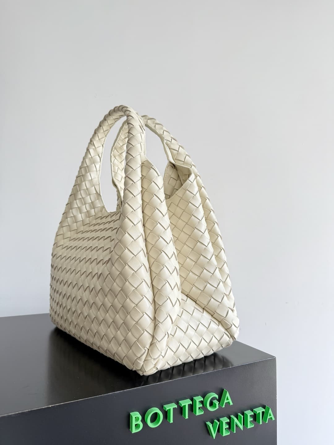 Bottega Veneta Large Campana shoulder bag in Intrecciato leather White TOP