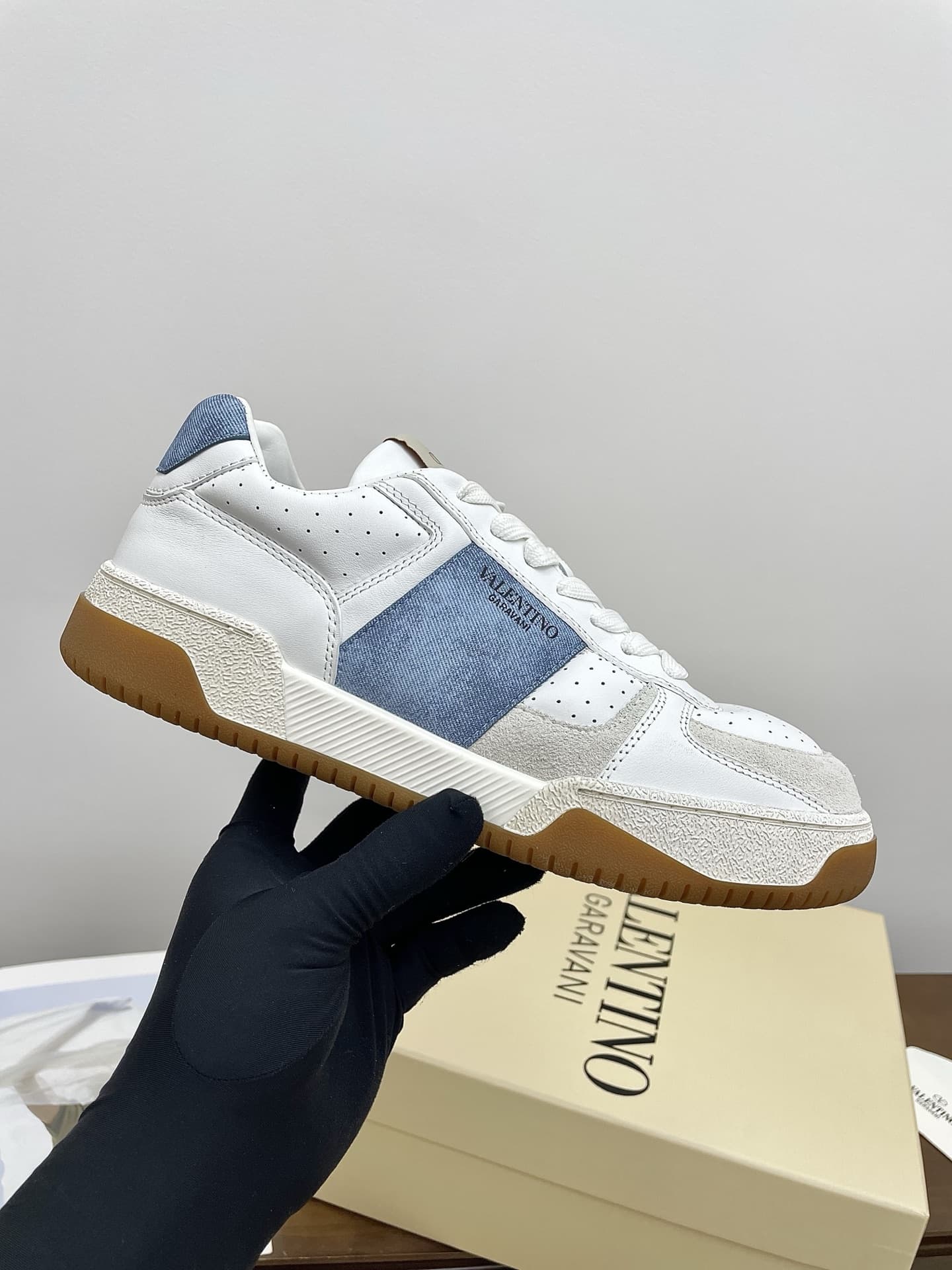 Valentino Garavani Upvillage leather sneakers Shoes Men Women