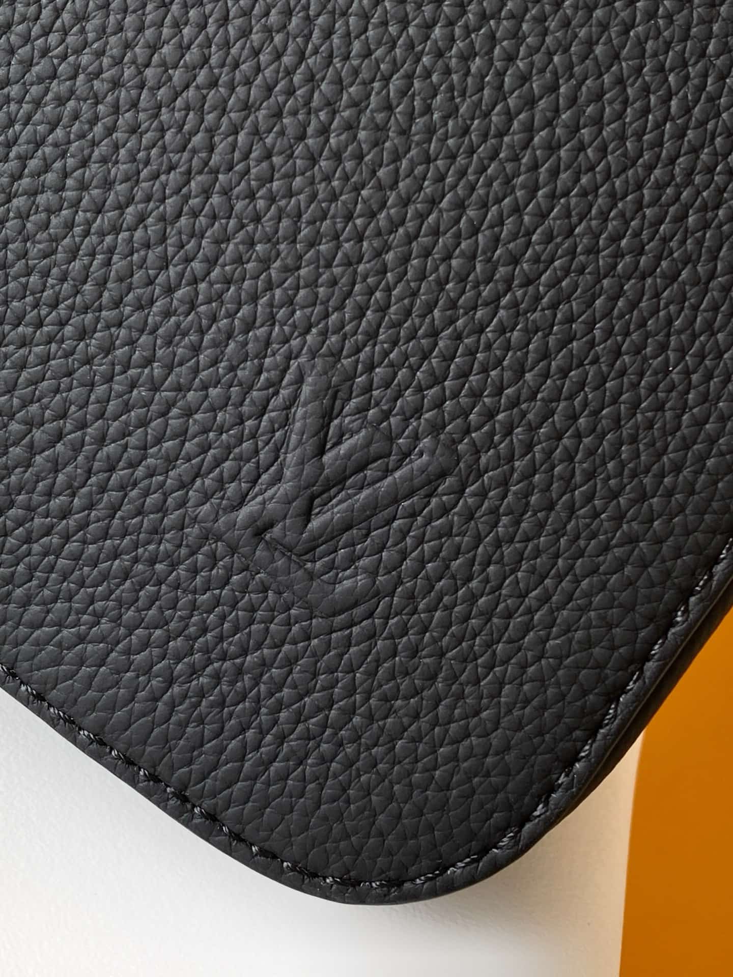 Louis Vuitton Gate Briefcase Black Waxy calfskin M15258 High