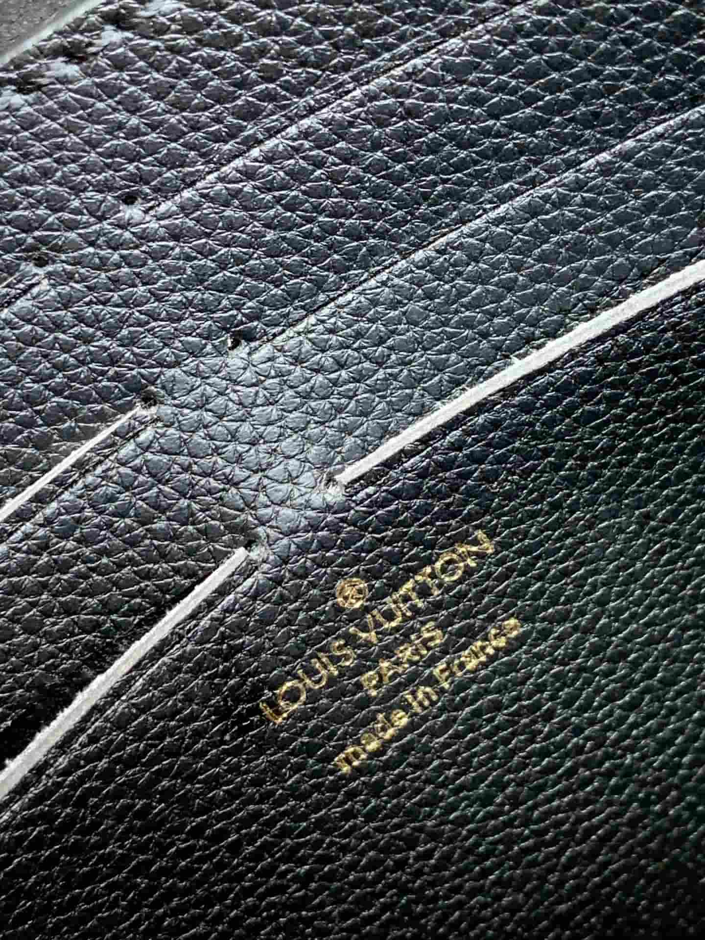 Louis Vuitton Vavin Chain Wallet Black Embossed cowhide leather M67839 High