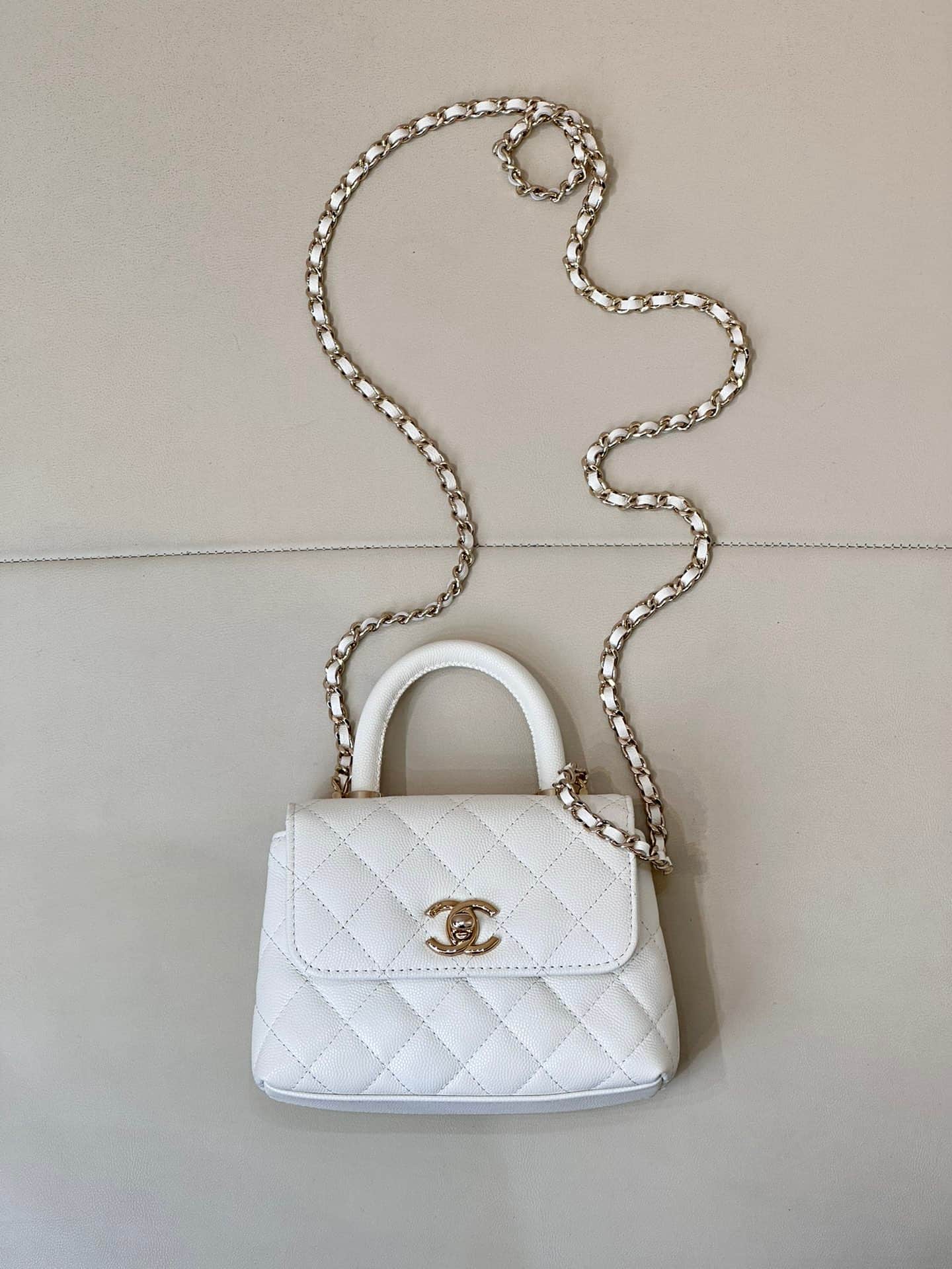 Chanel Clutch with chain Grained Calfskin & Gold-Tone Metal White AP4244 TOP