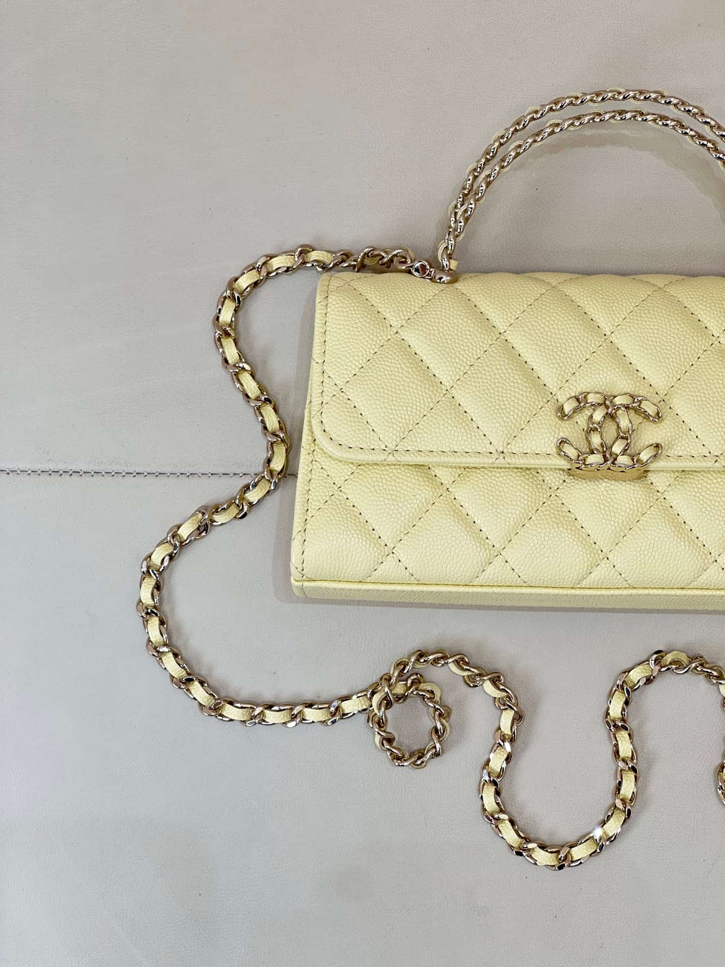 Chanel Clutch with chain Grained Calfskin&Gold-Tone Metal Yellow AP3238 TOP