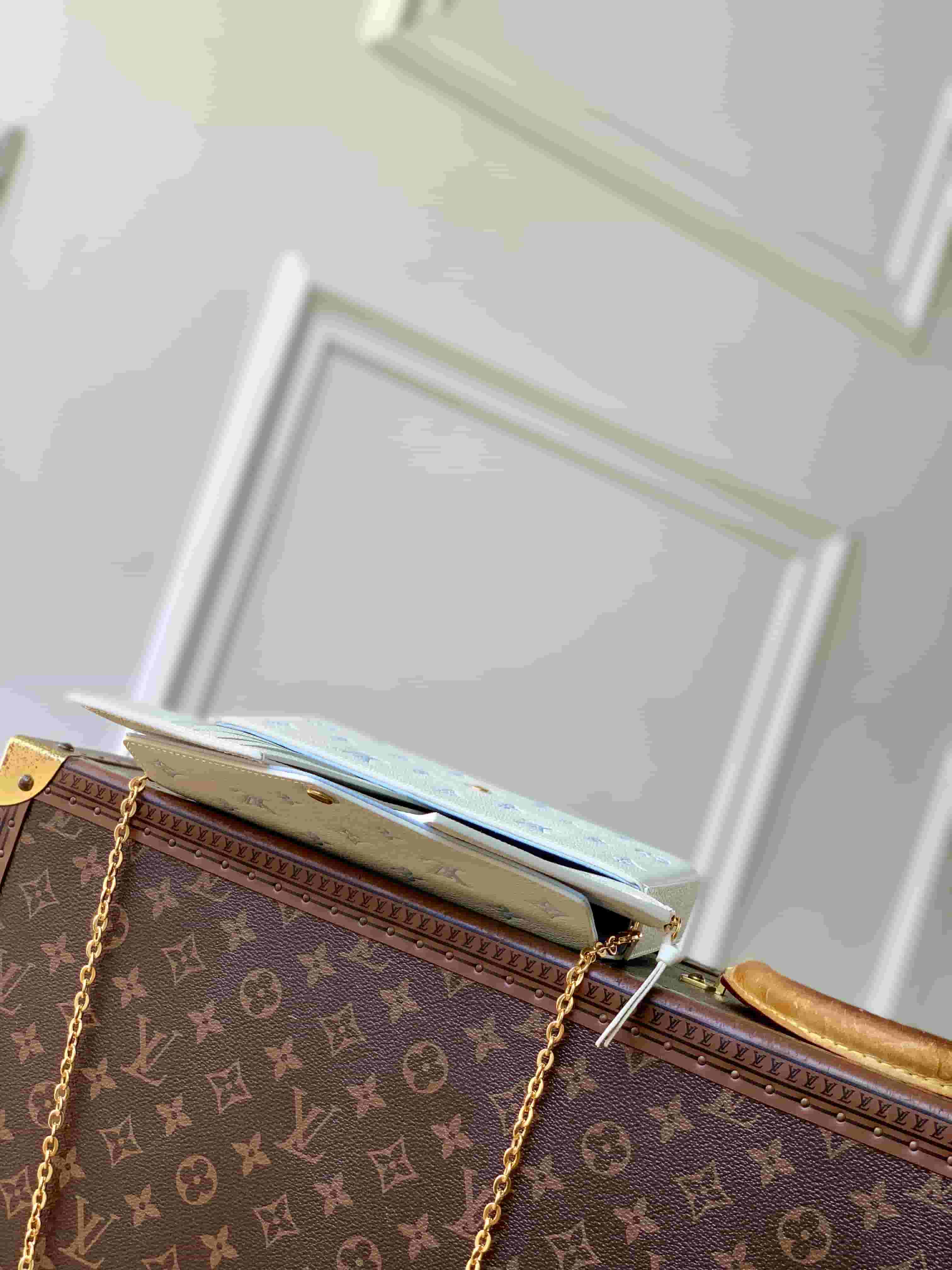 Louis Vuitton Pochette Félicie Monogram Milky White/Blue Embossed grained cowhide leather M28127 High