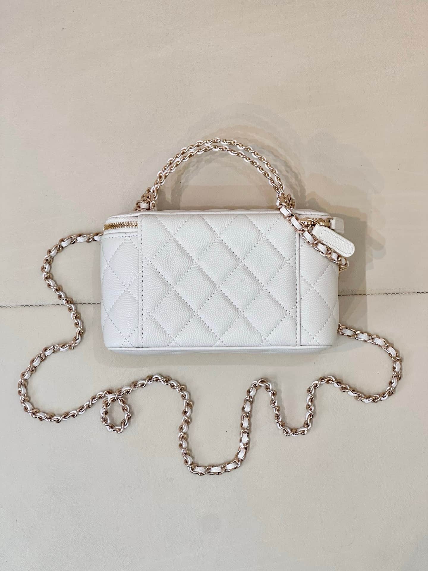 Chanel Classic Top Handle Vanity Case Grained Calfskin& Gold-Tone Metal White AP5182 TOP