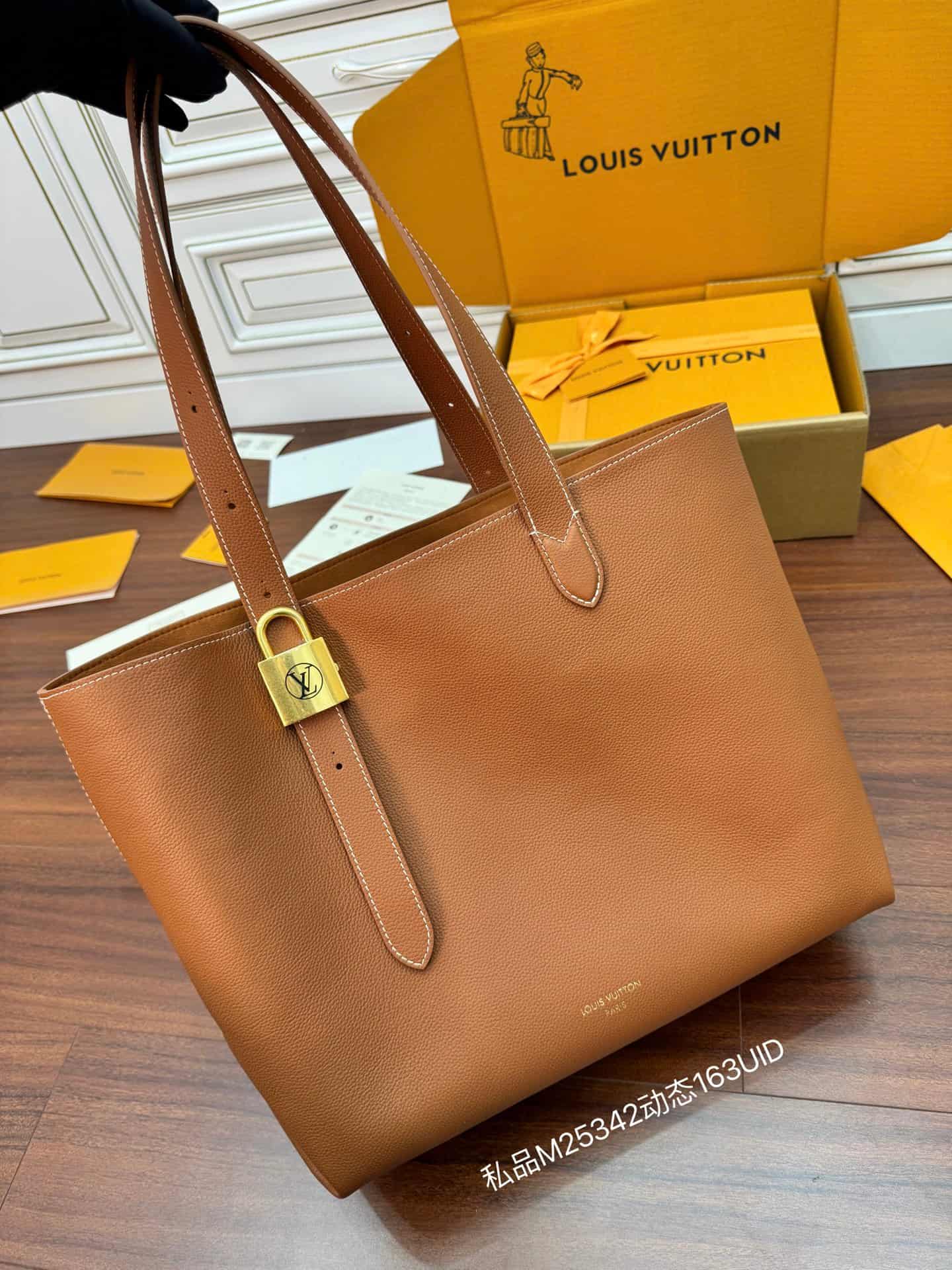 Louis Vuitton Low Key Cabas MM Cognac Brown Grained calfskin M25342 TOP