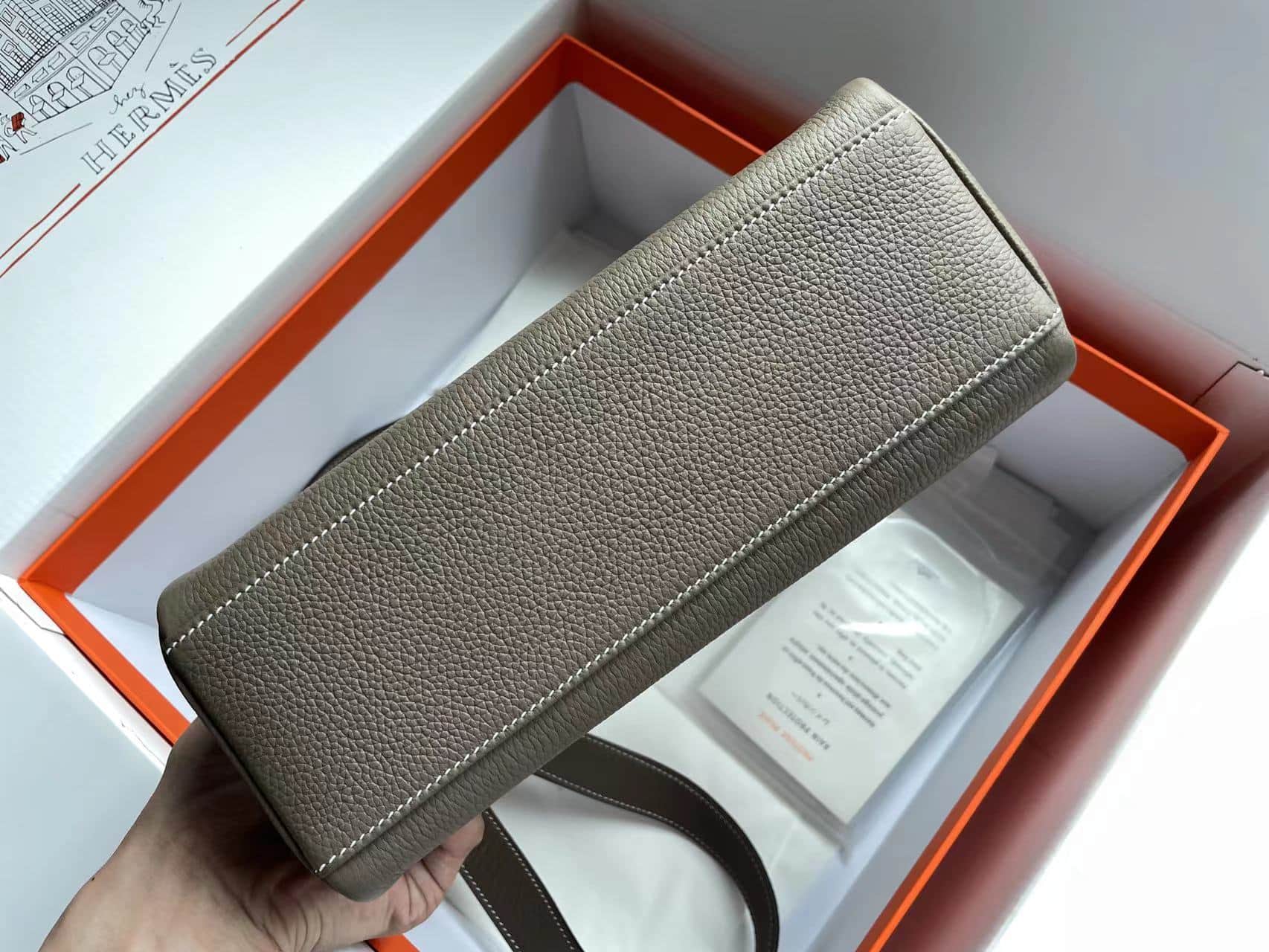 Hermes Kelly Messenger 25cm Taurillon Clemence Leather In Etoupe WAX