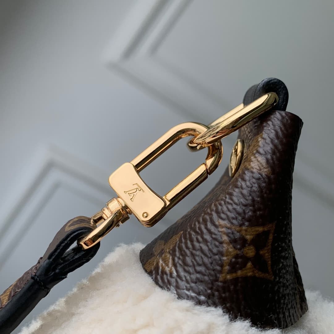 Louis Vuitton Pochette Mia shearling M26245 cream high