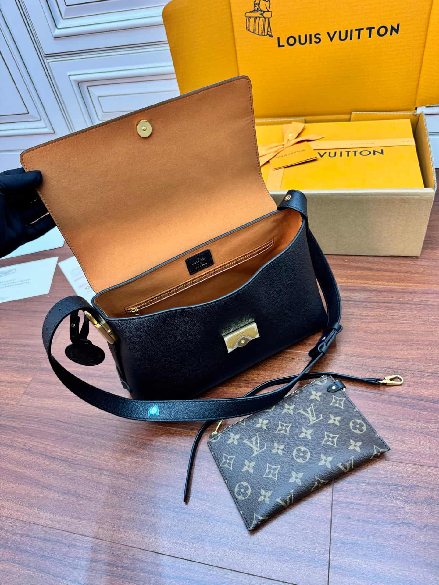 Louis Vuitton Low Key Messenger Black Calf leather M13148 TOP
