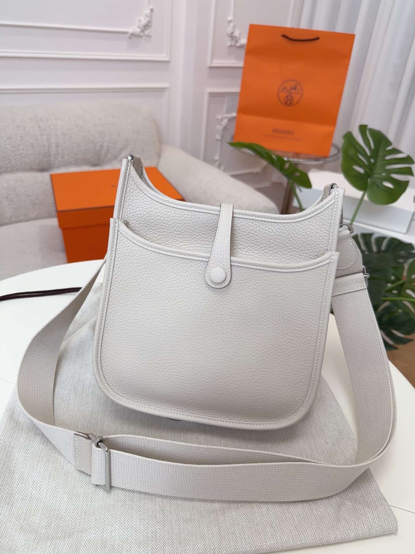 Hermes Evelyne Mini 23 Bag Calfskin In Craie WAX High