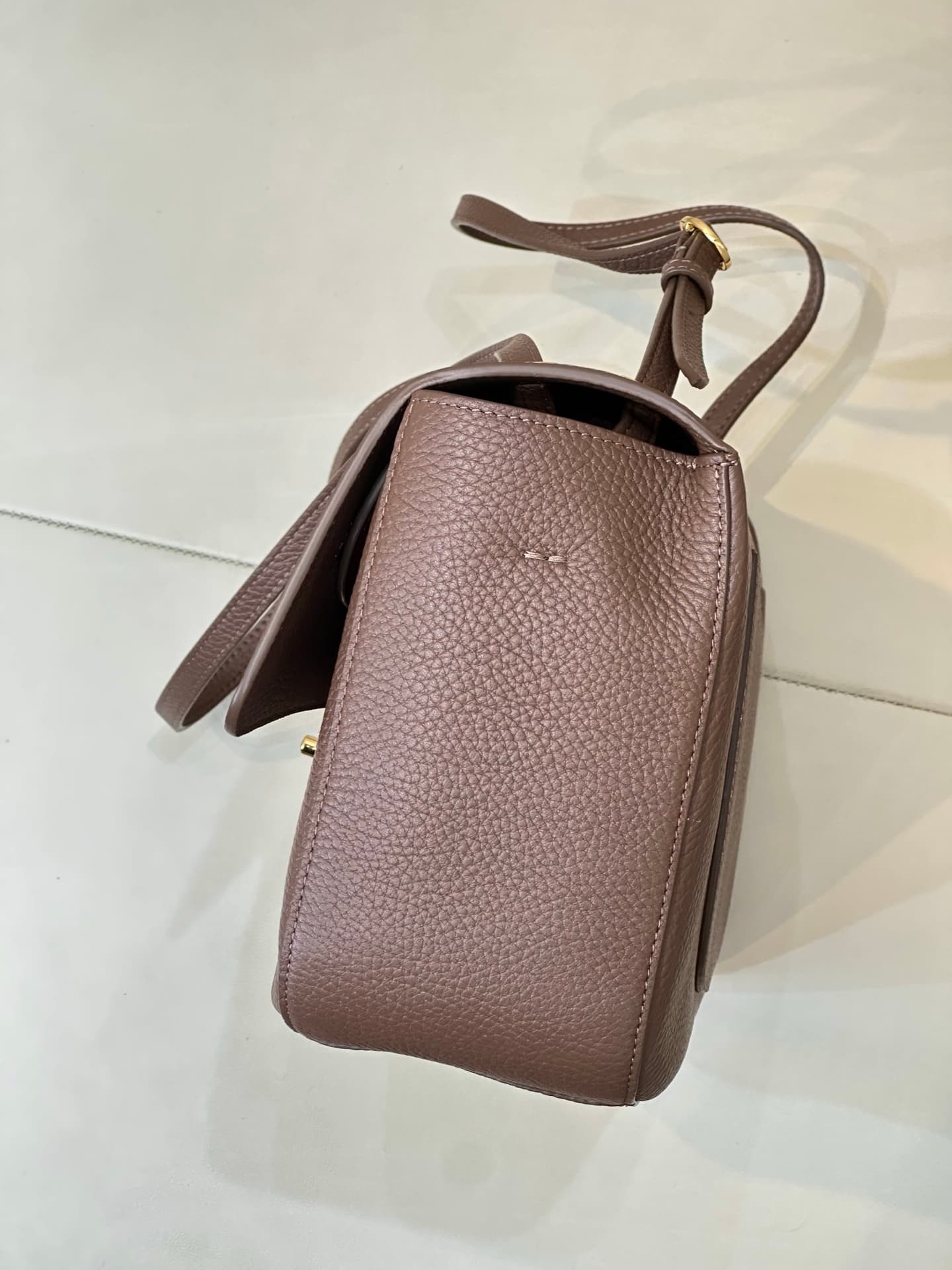 Chanel Maxi Flapbag Grained Calfskin & Gold Metal Light Brown AS6231 TOP